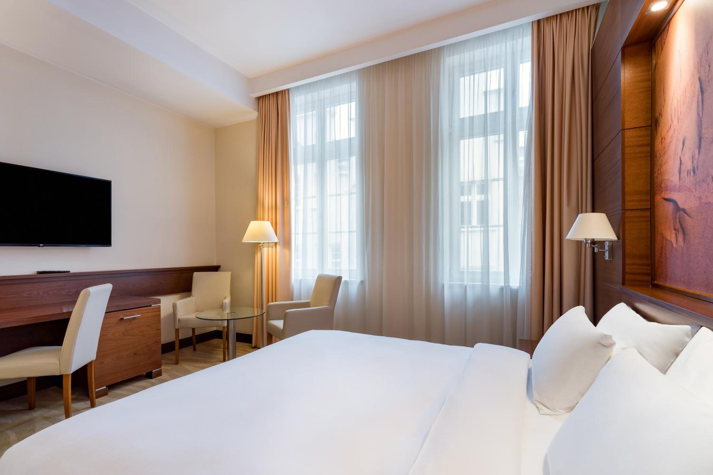 Superior Room - Photo 5