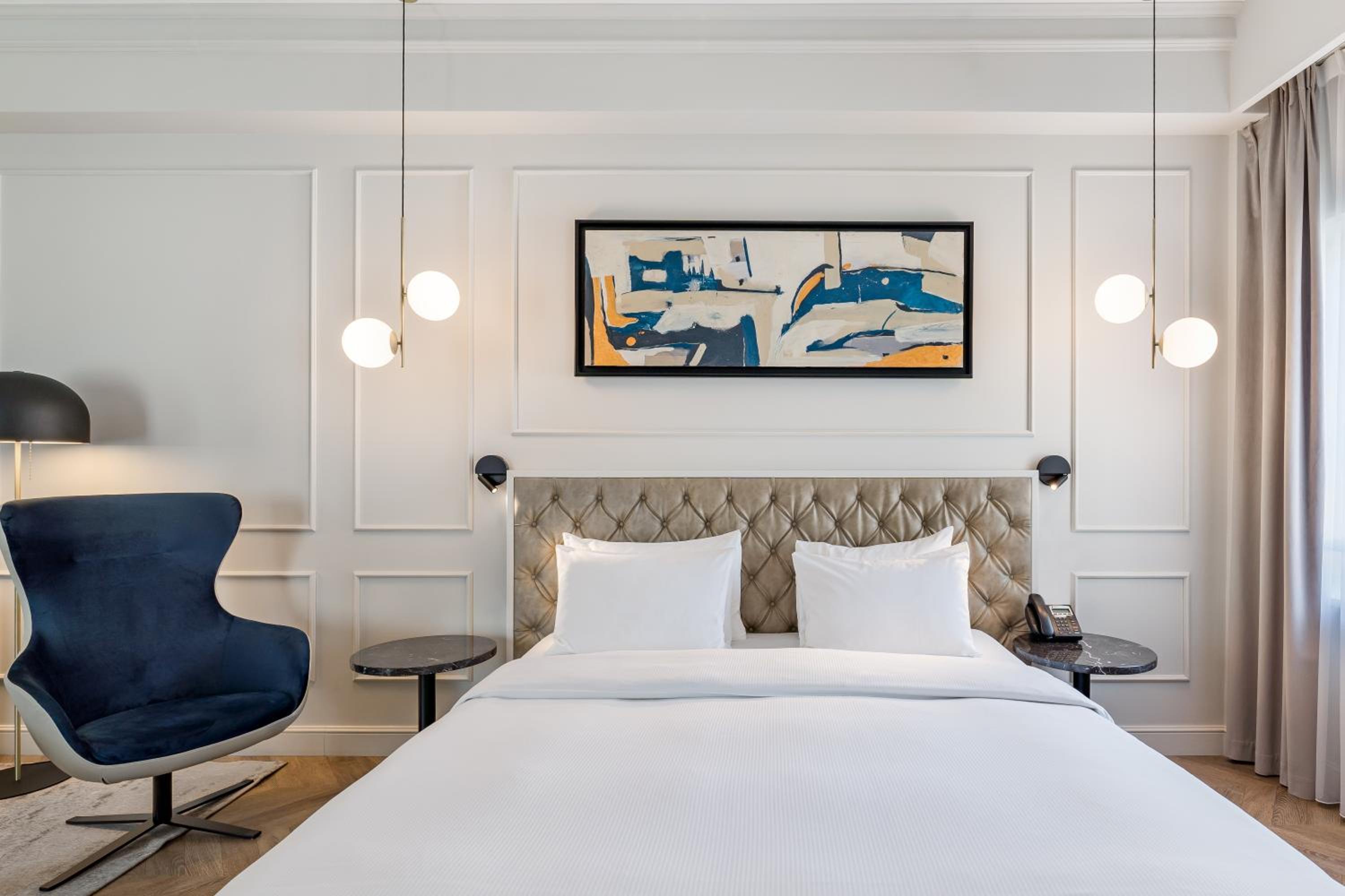 Executive Room - Photo 6