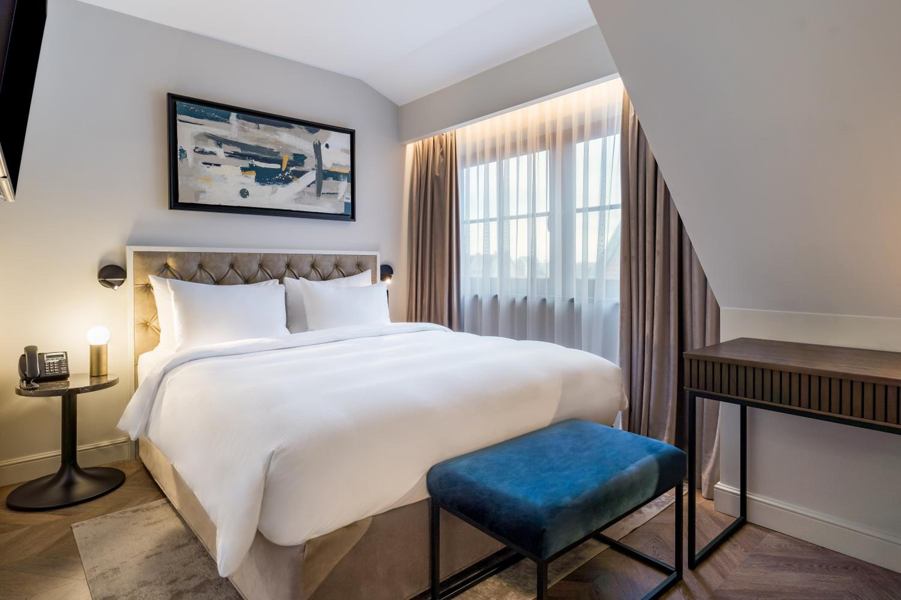 Executive Room - Photo 3