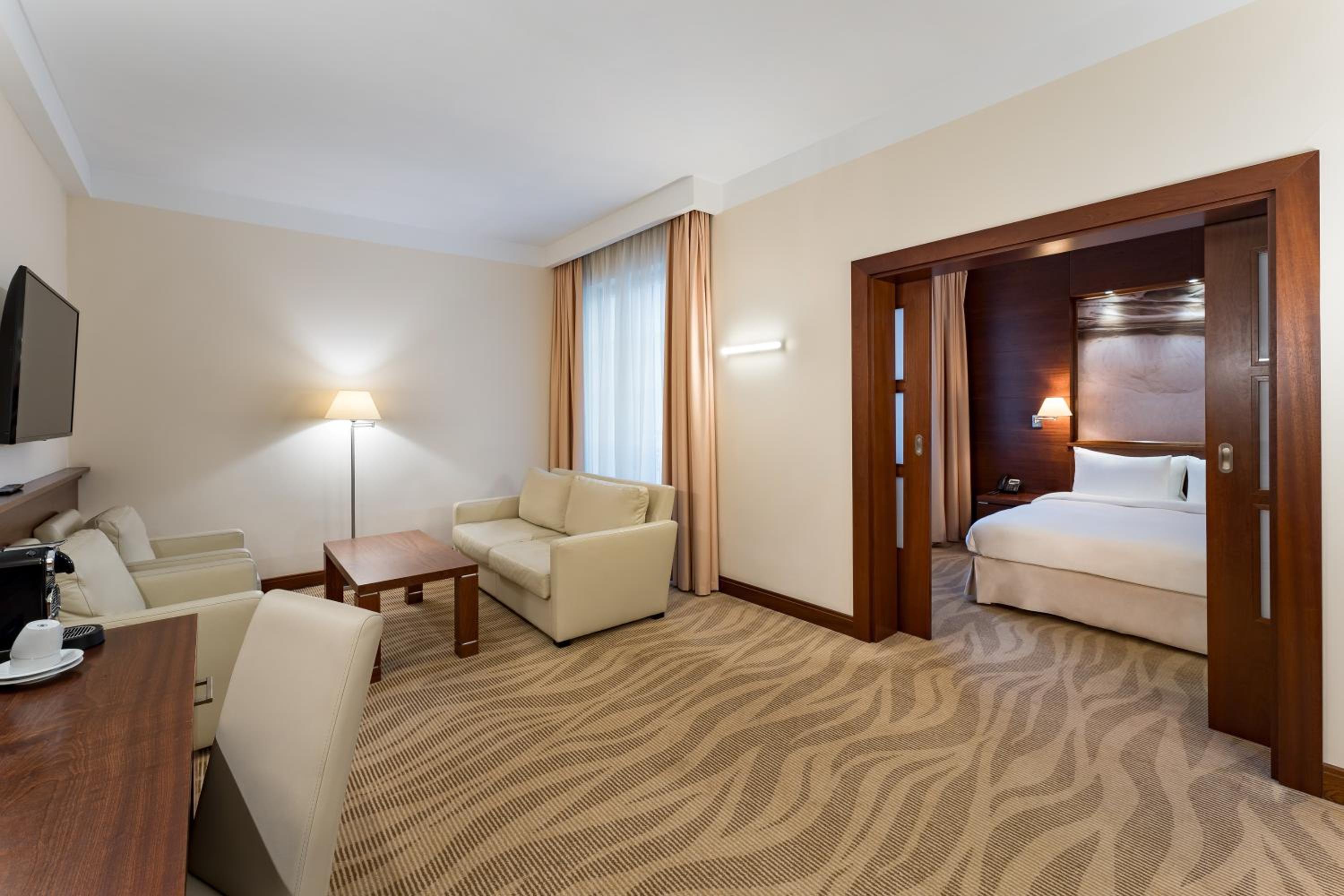 Suite - Photo 4