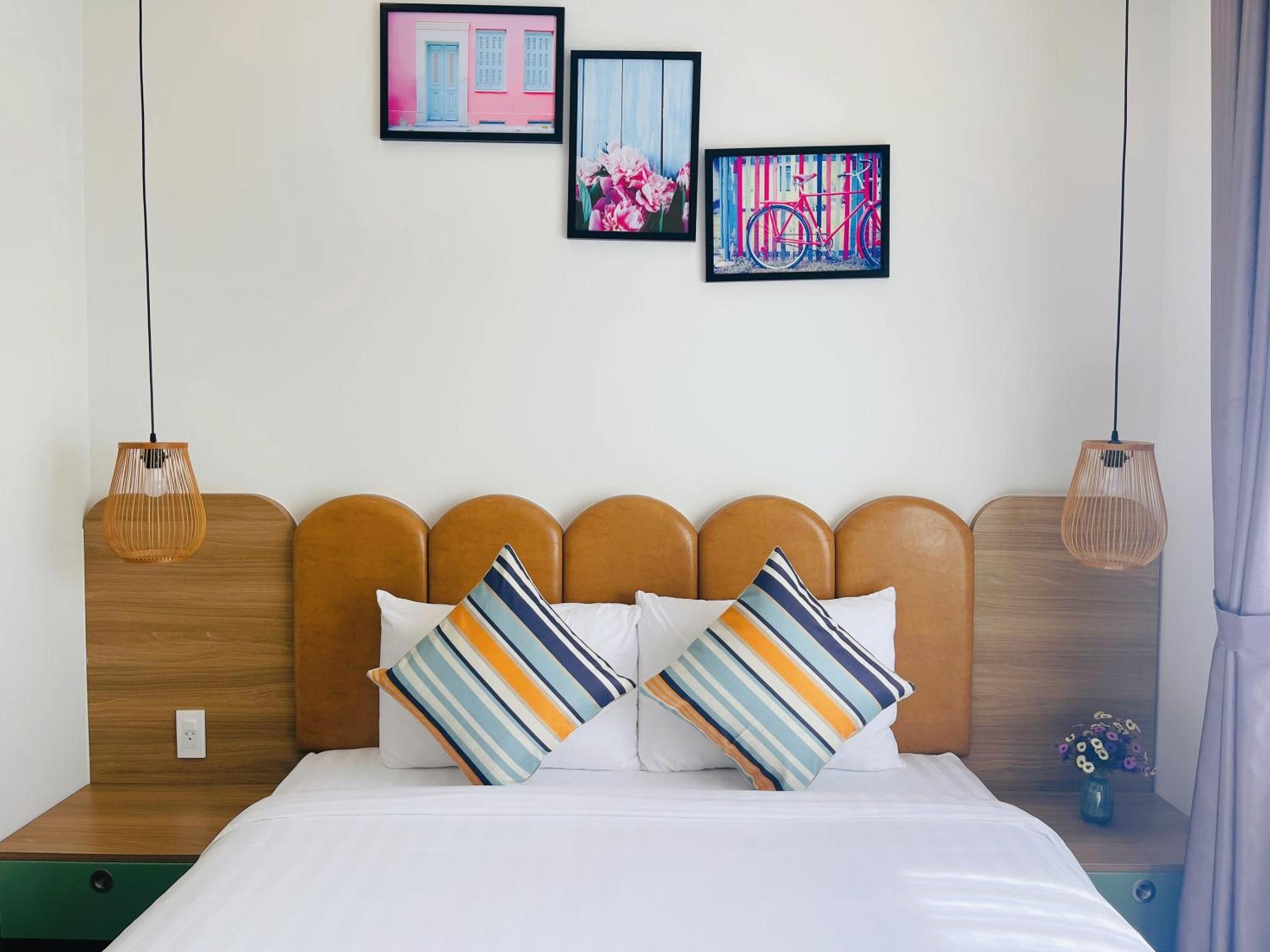 Deluxe Room - Photo 13