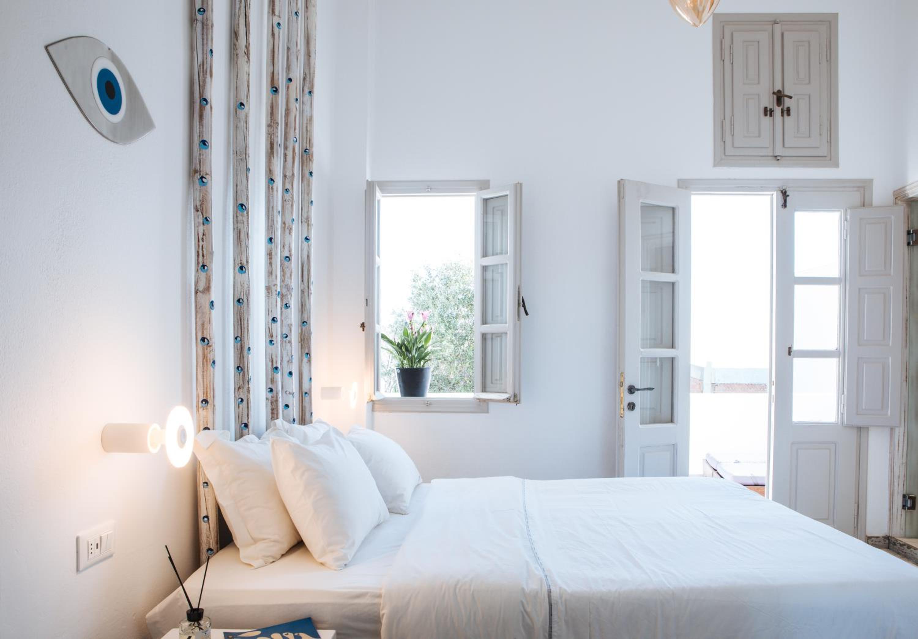 Deluxe Double Room with Balcony - Photo 1
