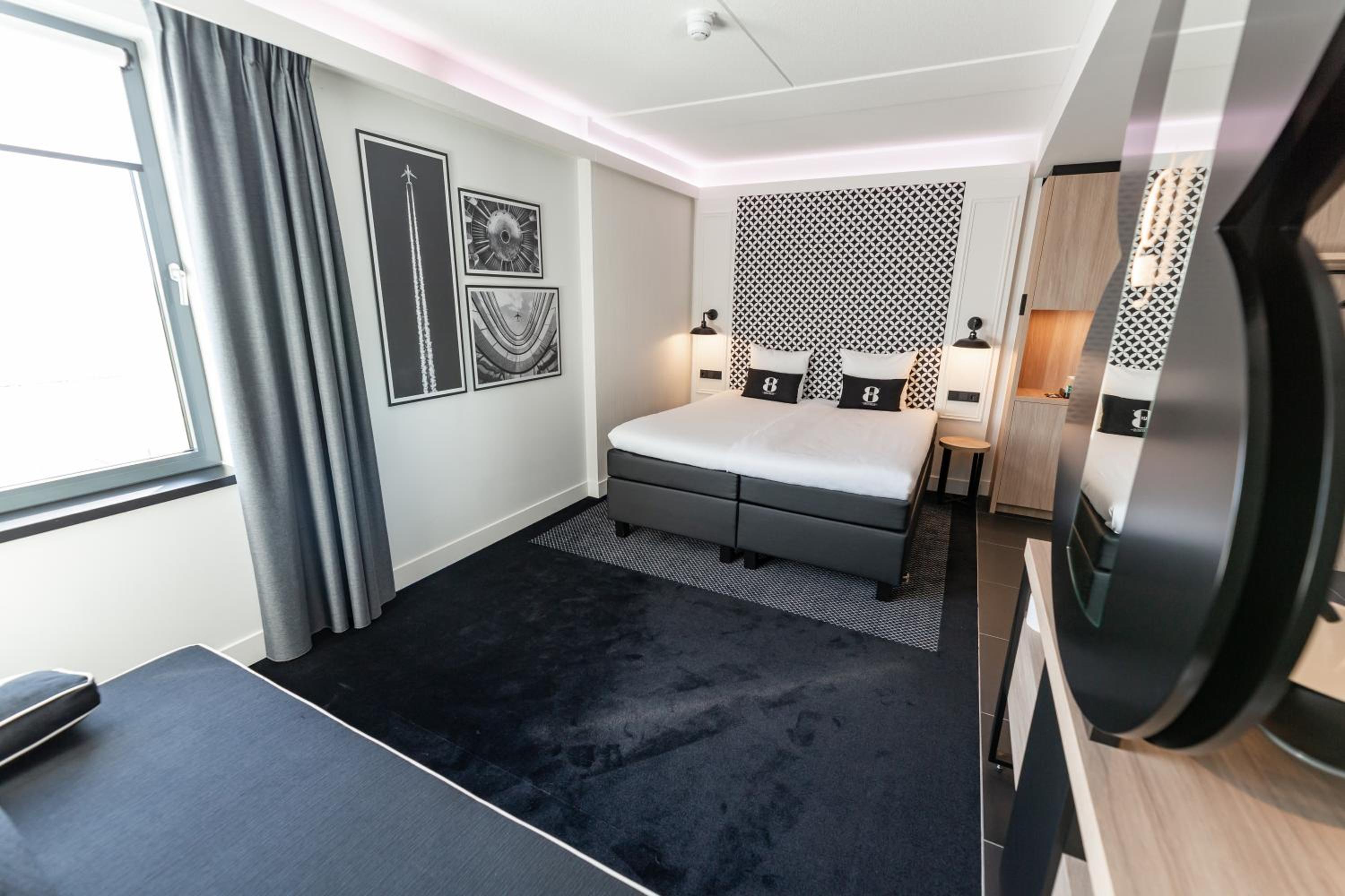 Suite - Photo 5
