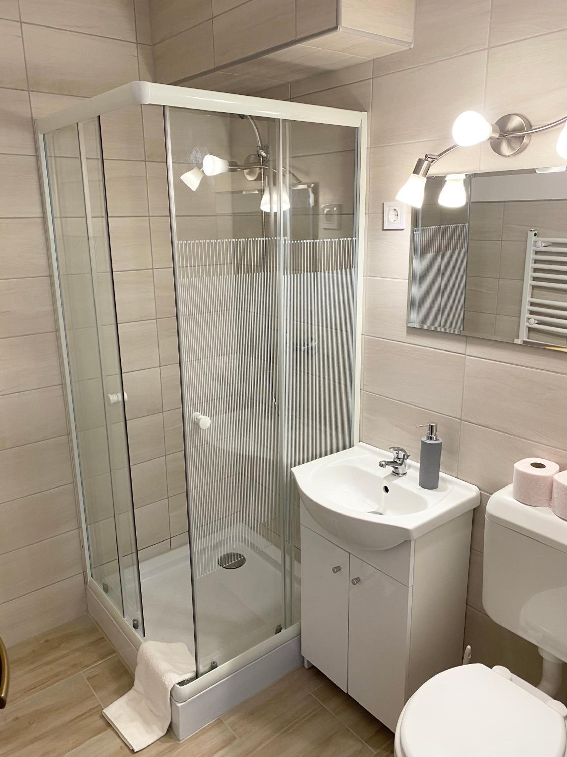 Double Room with Private Bathroom photo 2