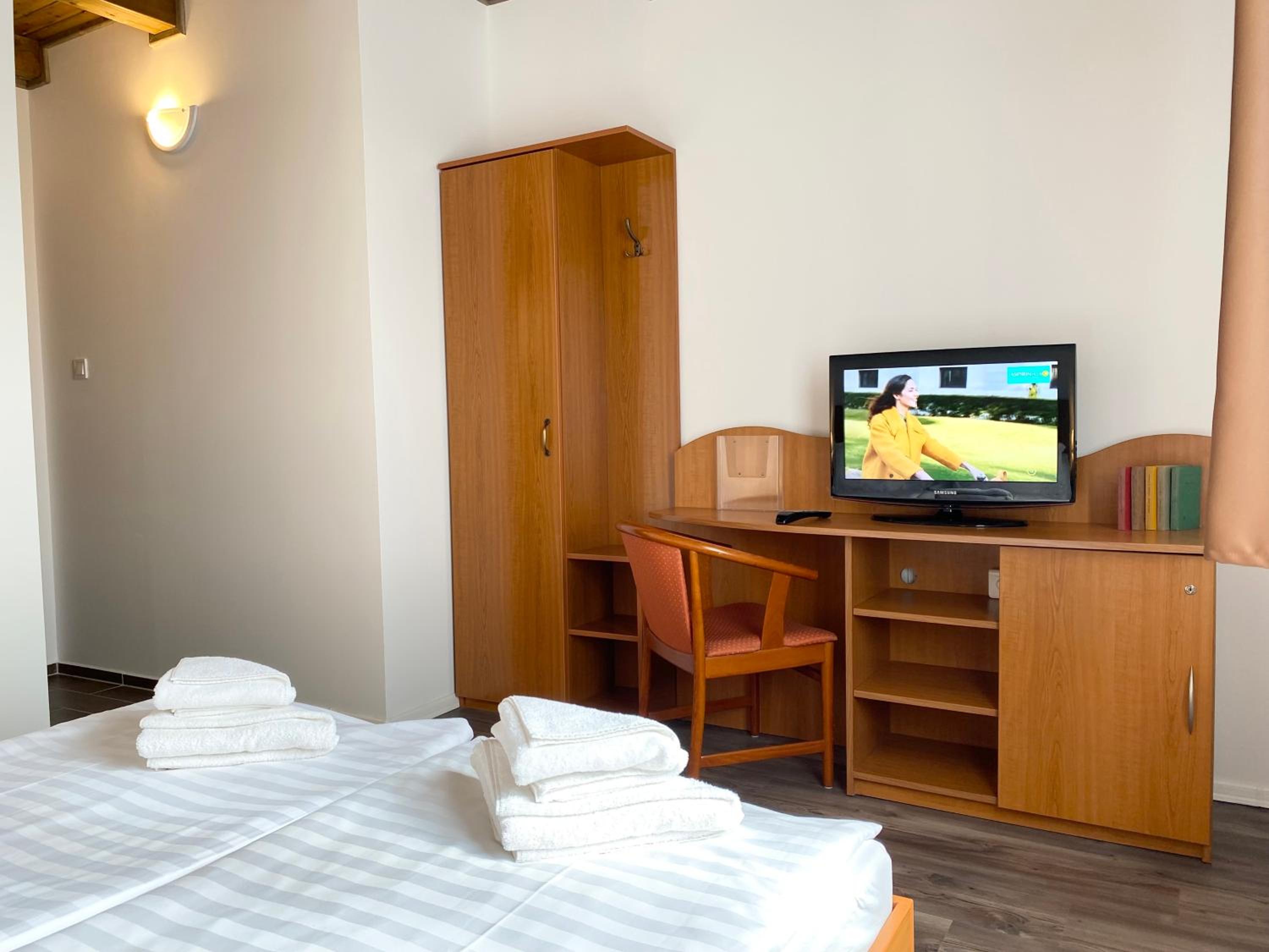Double Room with Private Bathroom photo 1