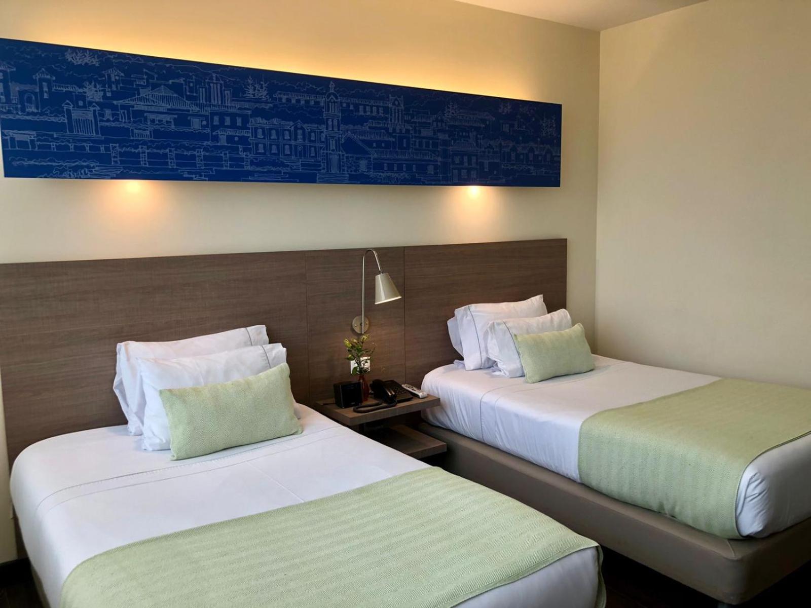 Standard Twin Room photo 2
