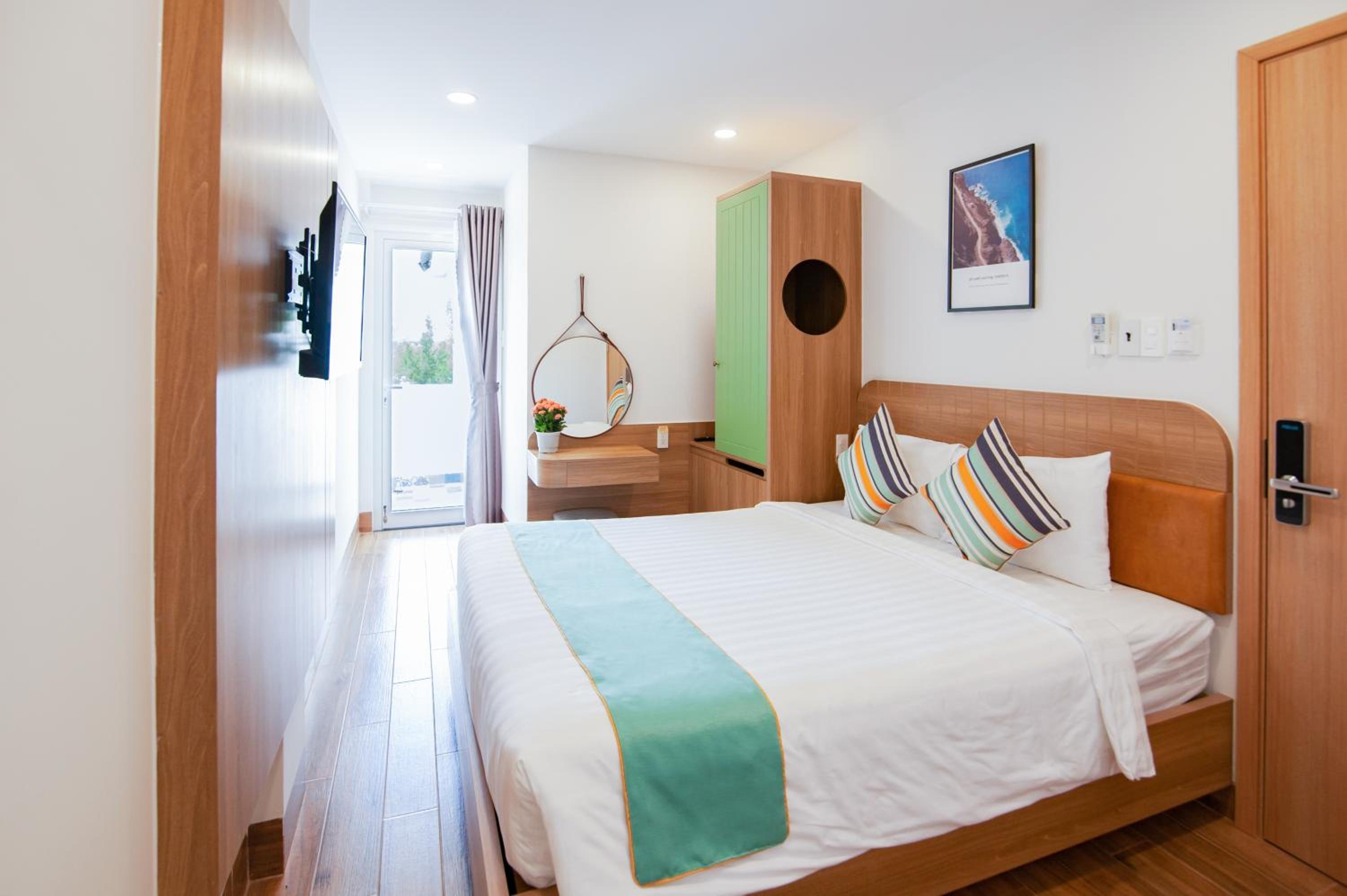 Deluxe Room - Photo 14