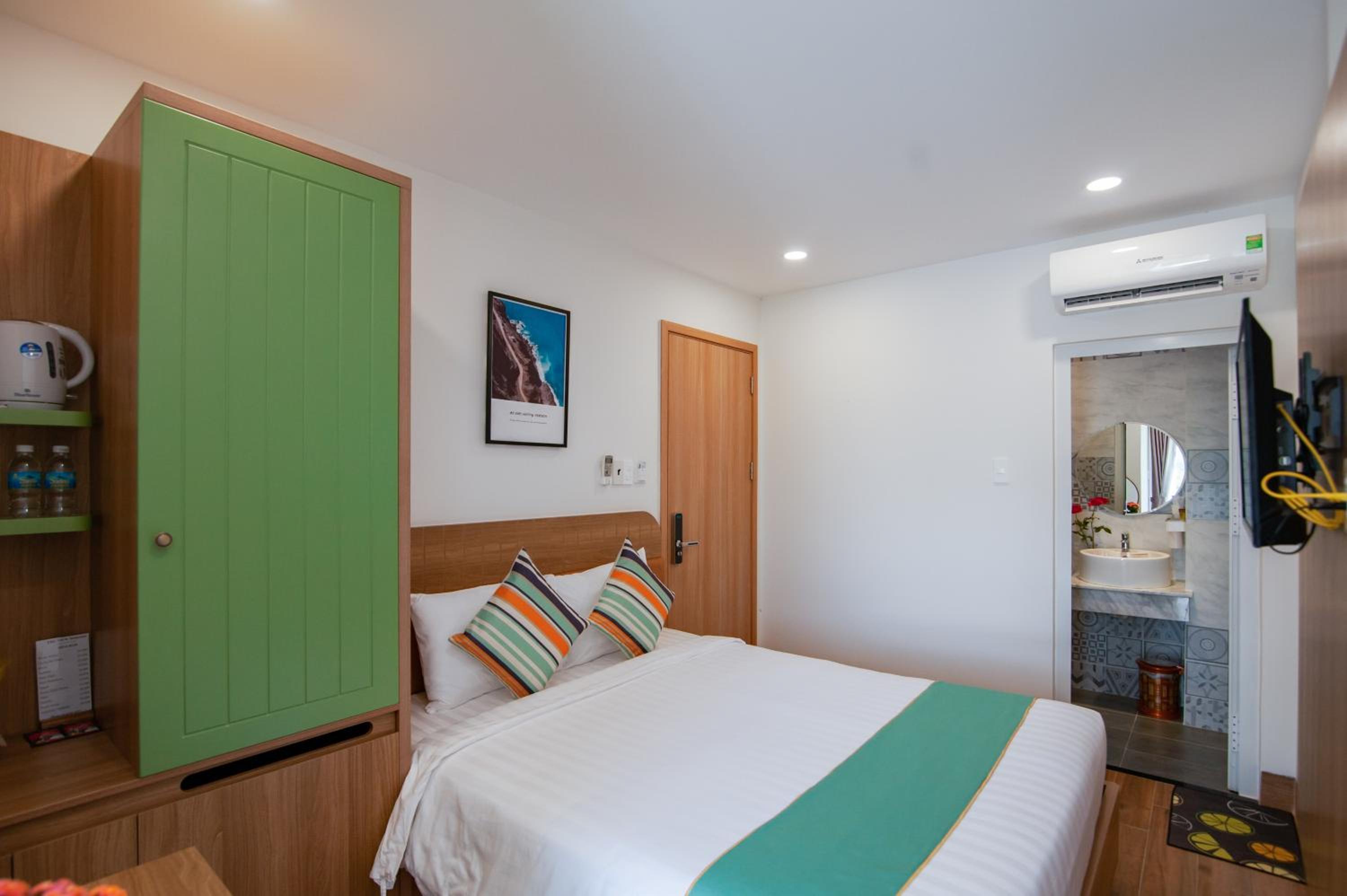 Deluxe Room - Photo 7