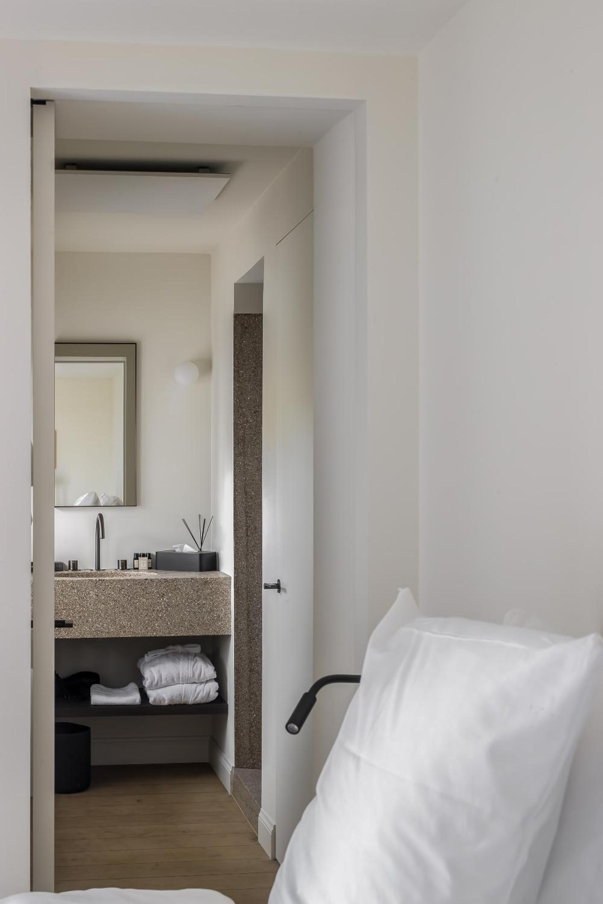 Deluxe Double Room - Photo 3