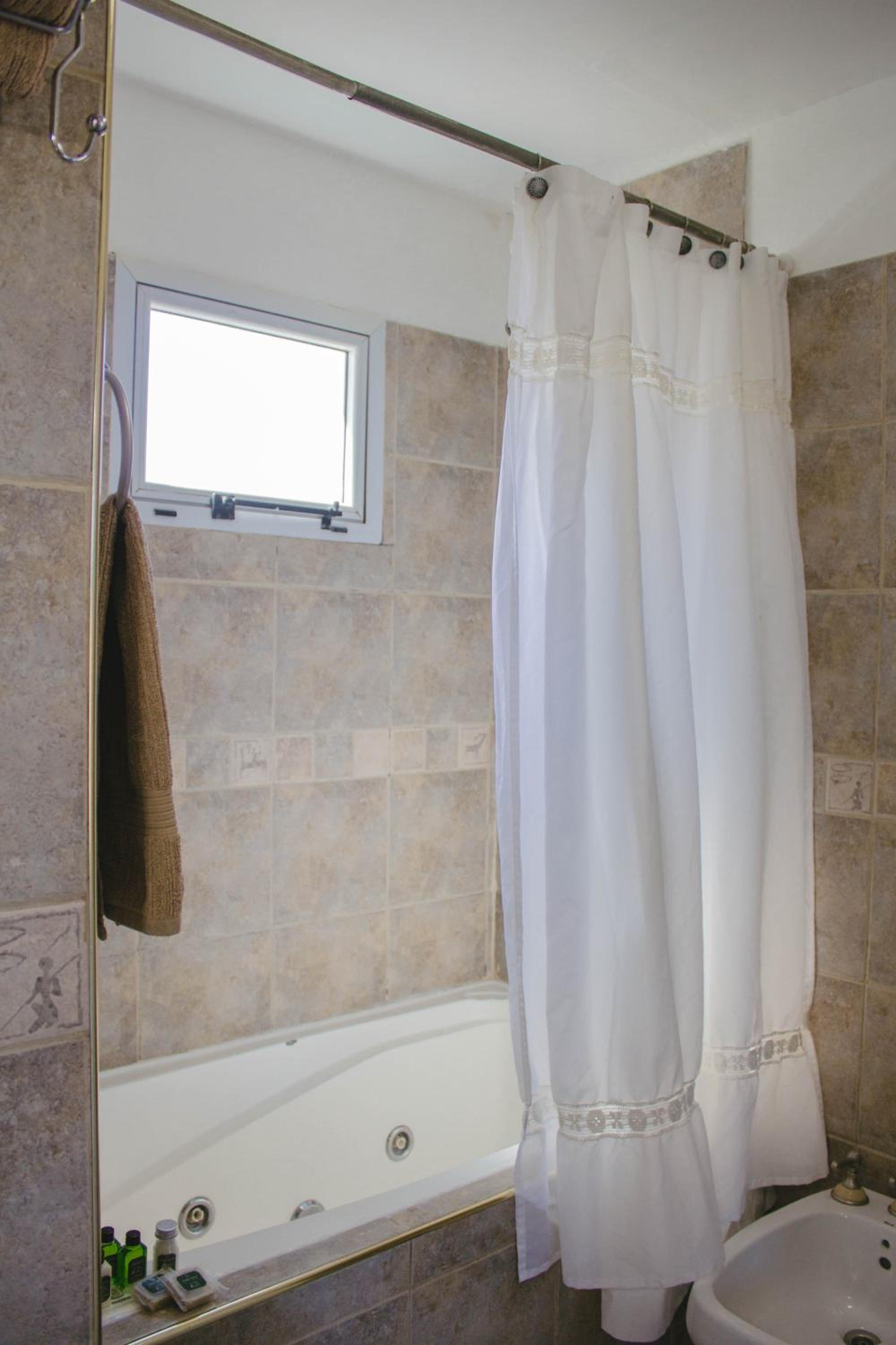 Two Bedroom Bungalow in Ground Floor photo 2