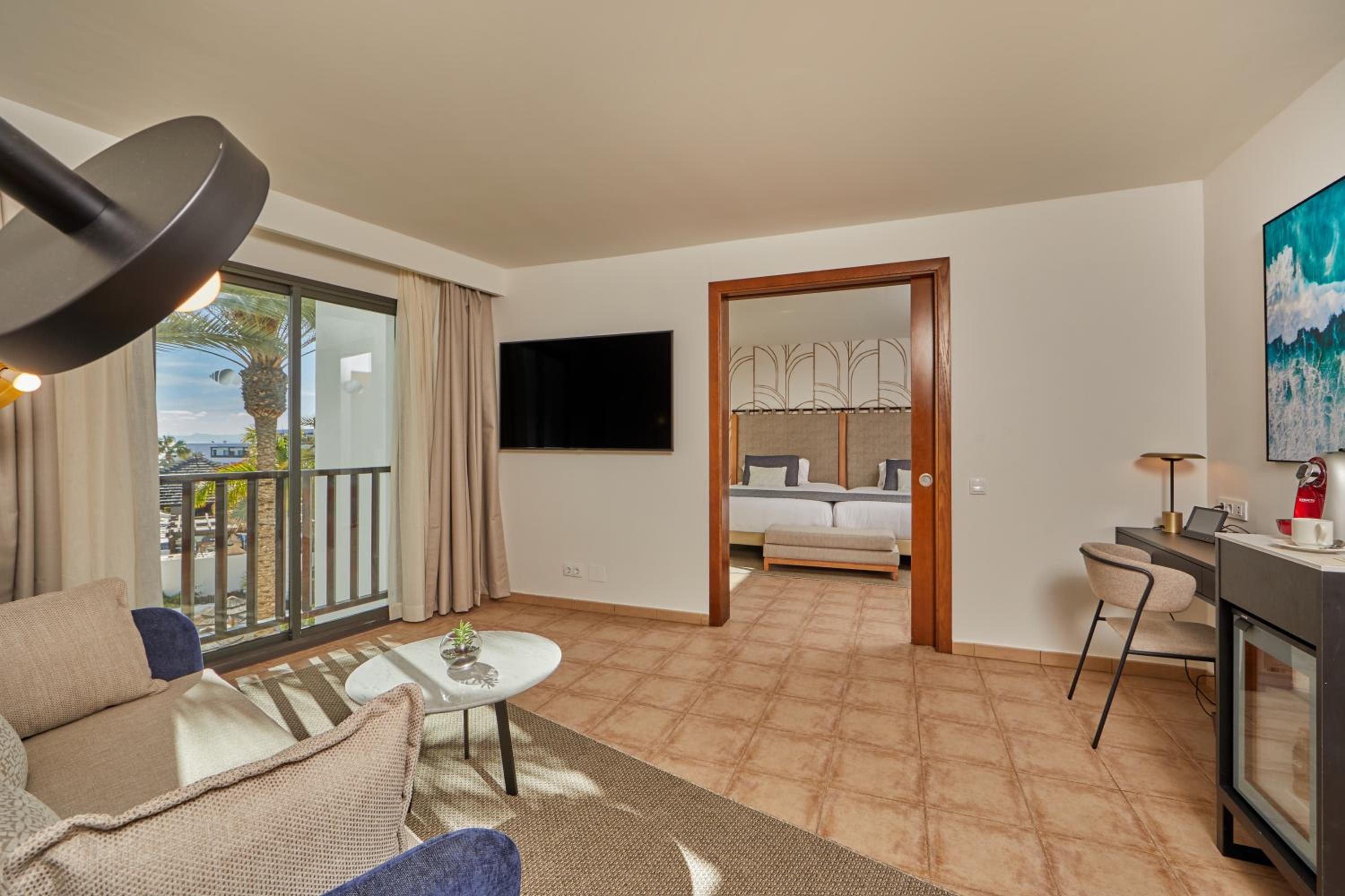 Suite Ocean Front View Preferred Club - Photo 11