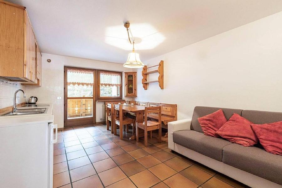 Two-Bedroom Apartment with Balcony photo 2