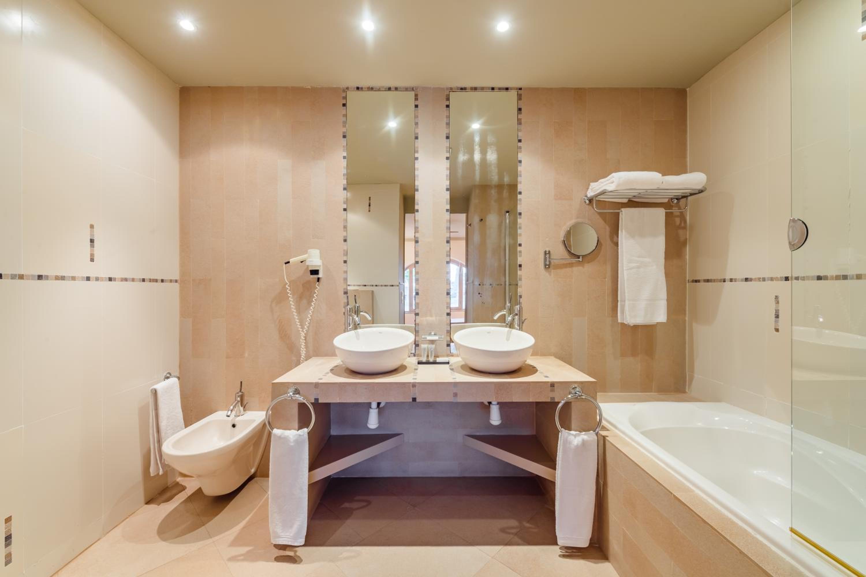 Junior Suite with Sea View - Photo 1