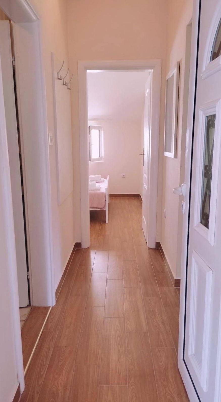 One-Bedroom Apartment With Terrace - Garden View