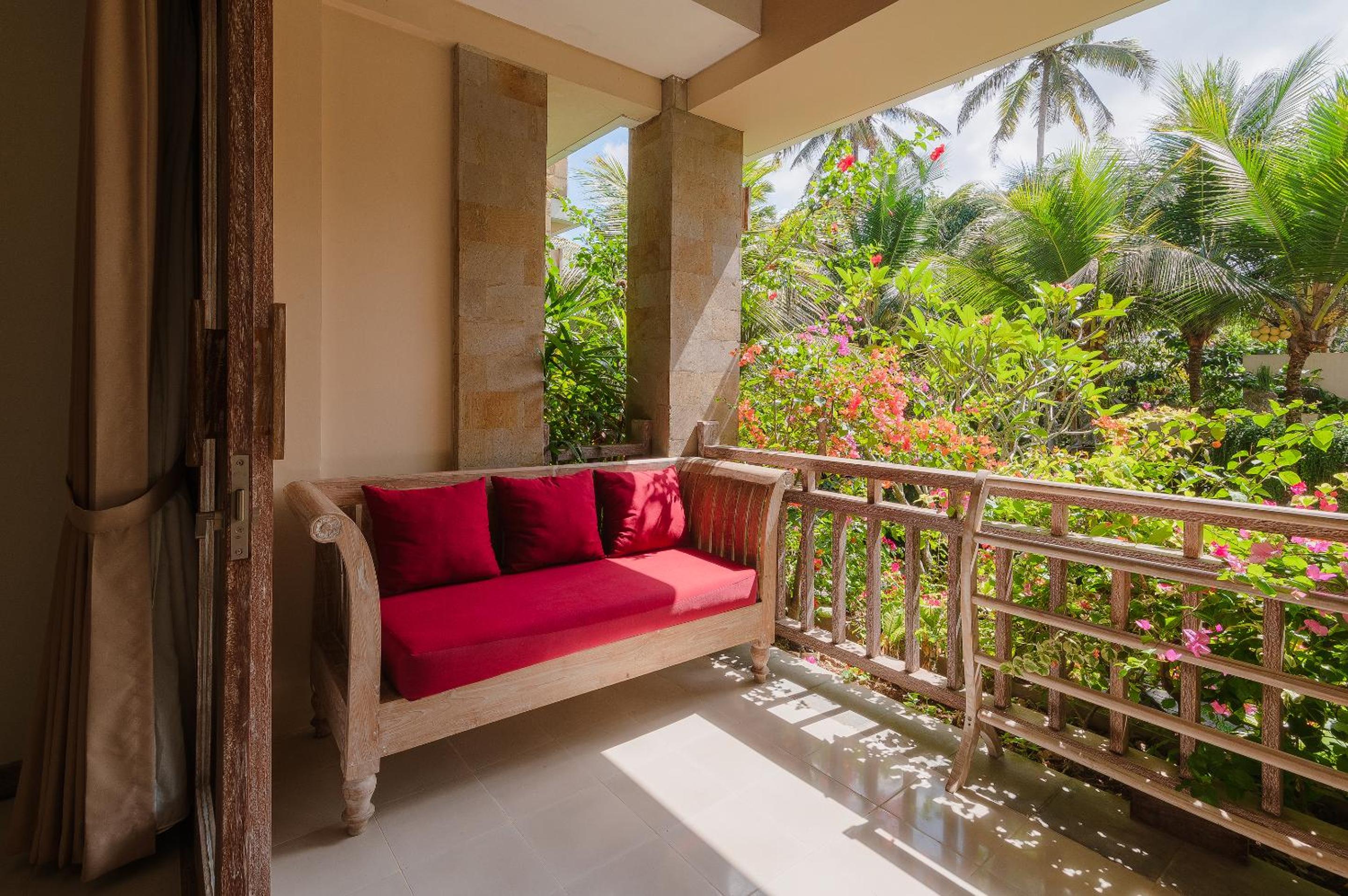 Flash Deal Room at Suite with Daily Afternoon Tea and Scheduled Activities