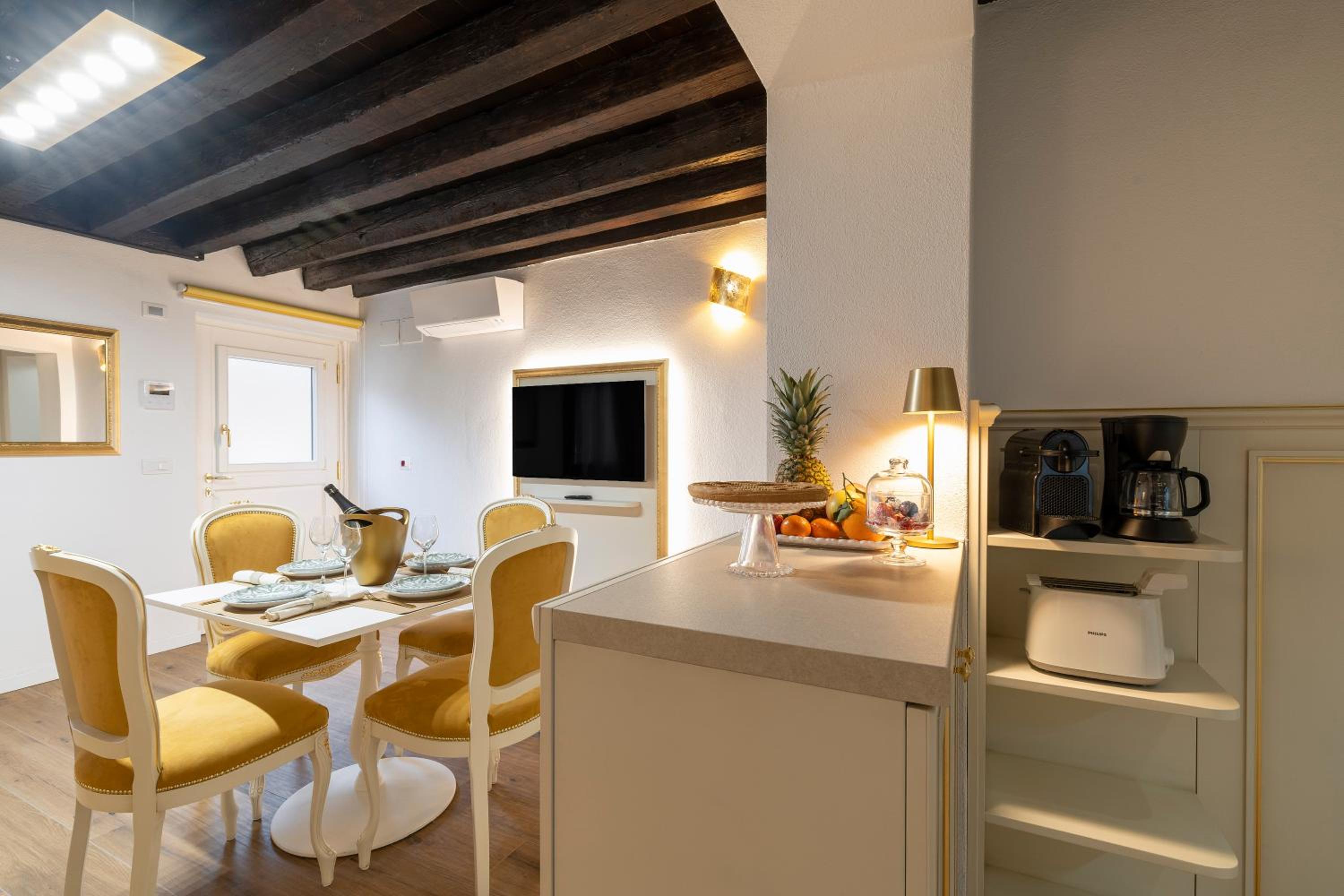 Superior Apartment photo 2