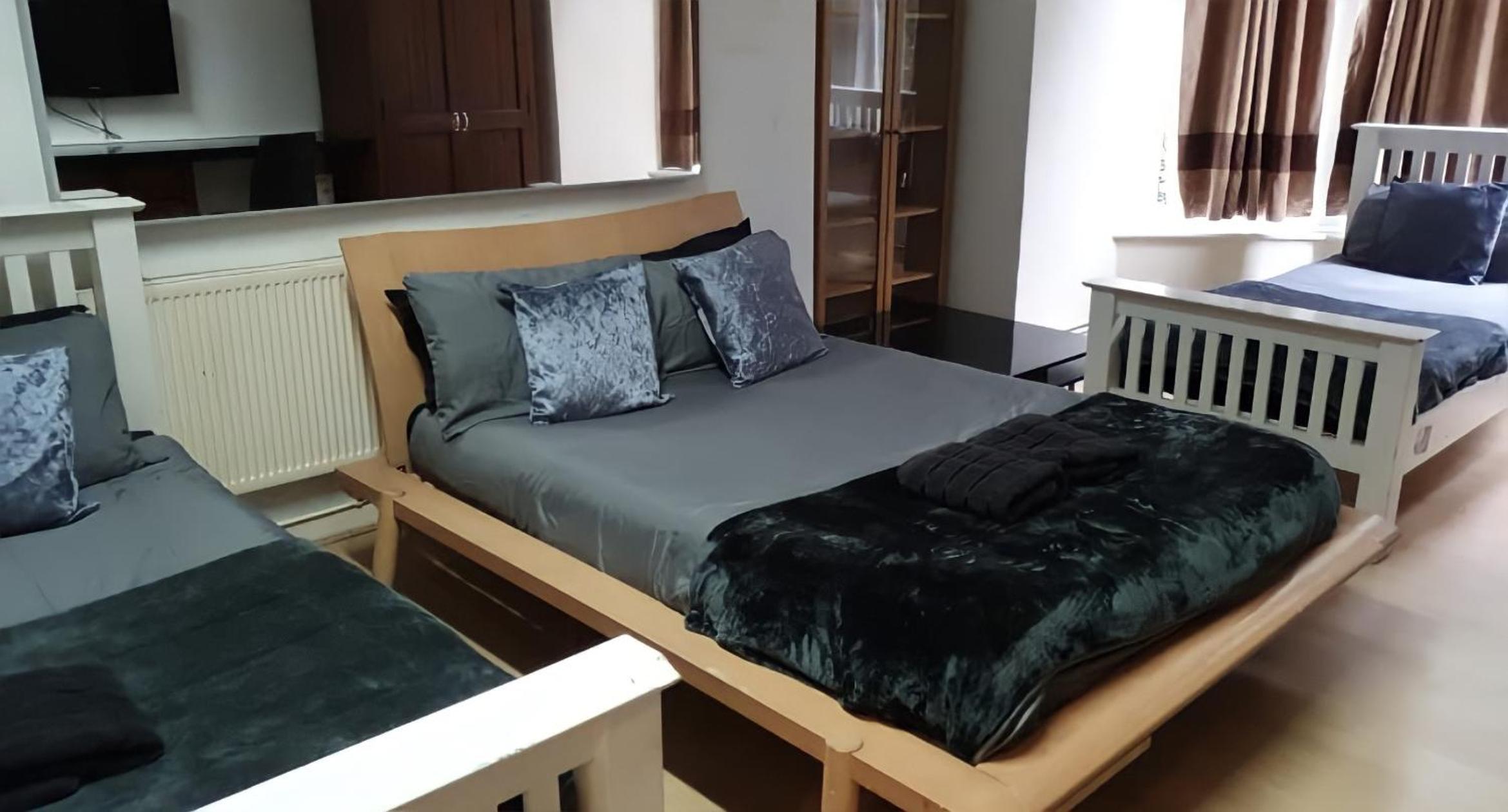 Quadruple Room With Shared Bathroom