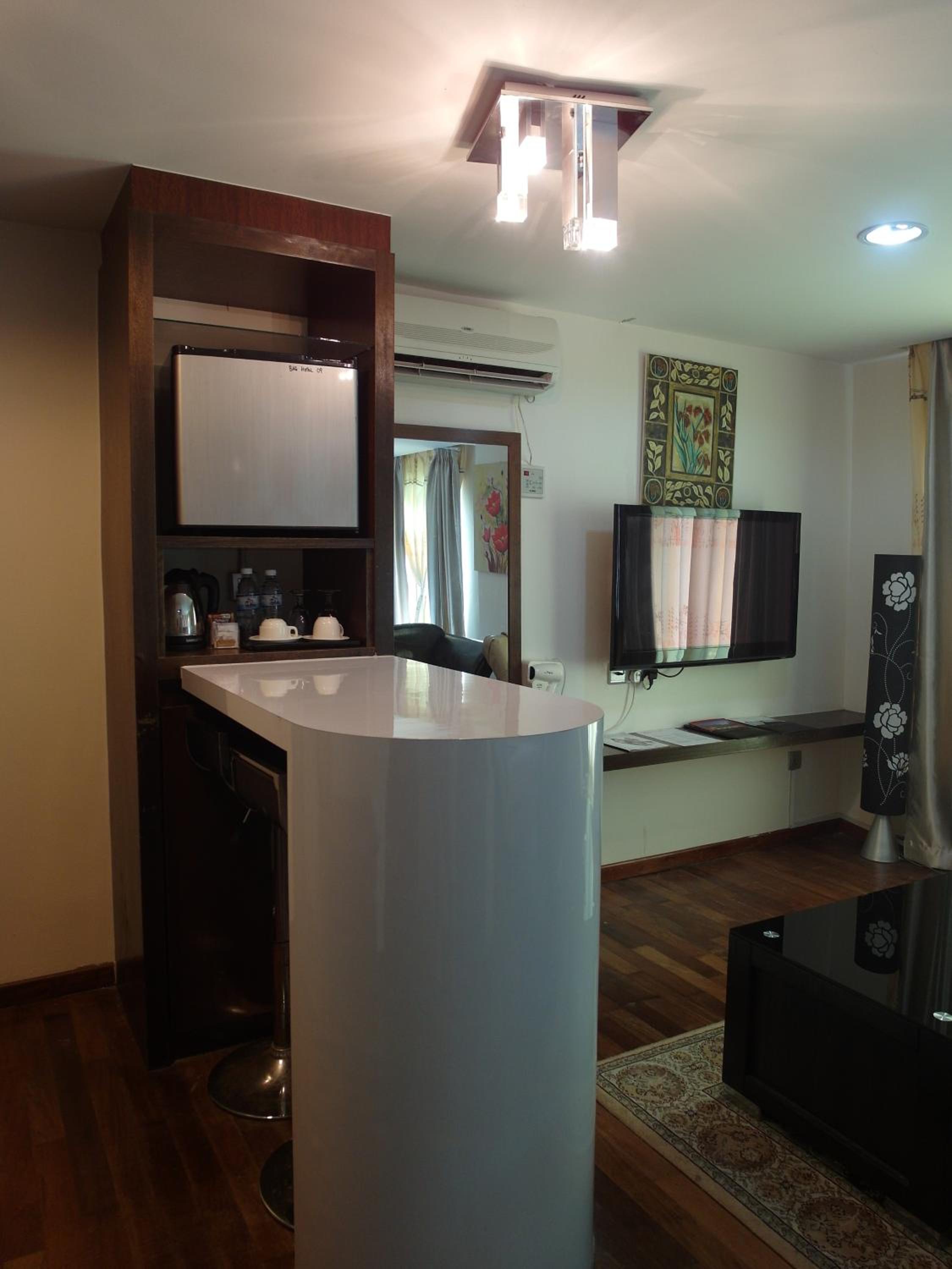 Junior Suite (2 Adults) - Photo 1