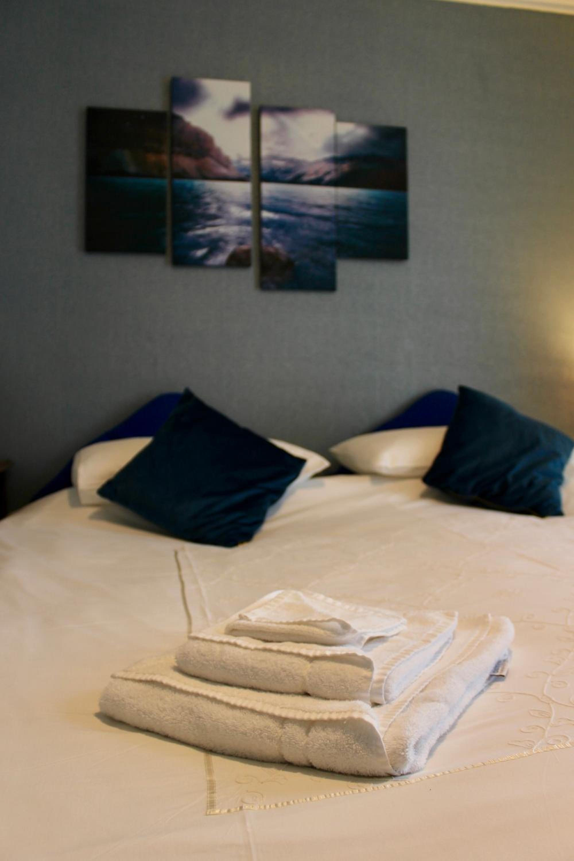 Double Room - Photo 2