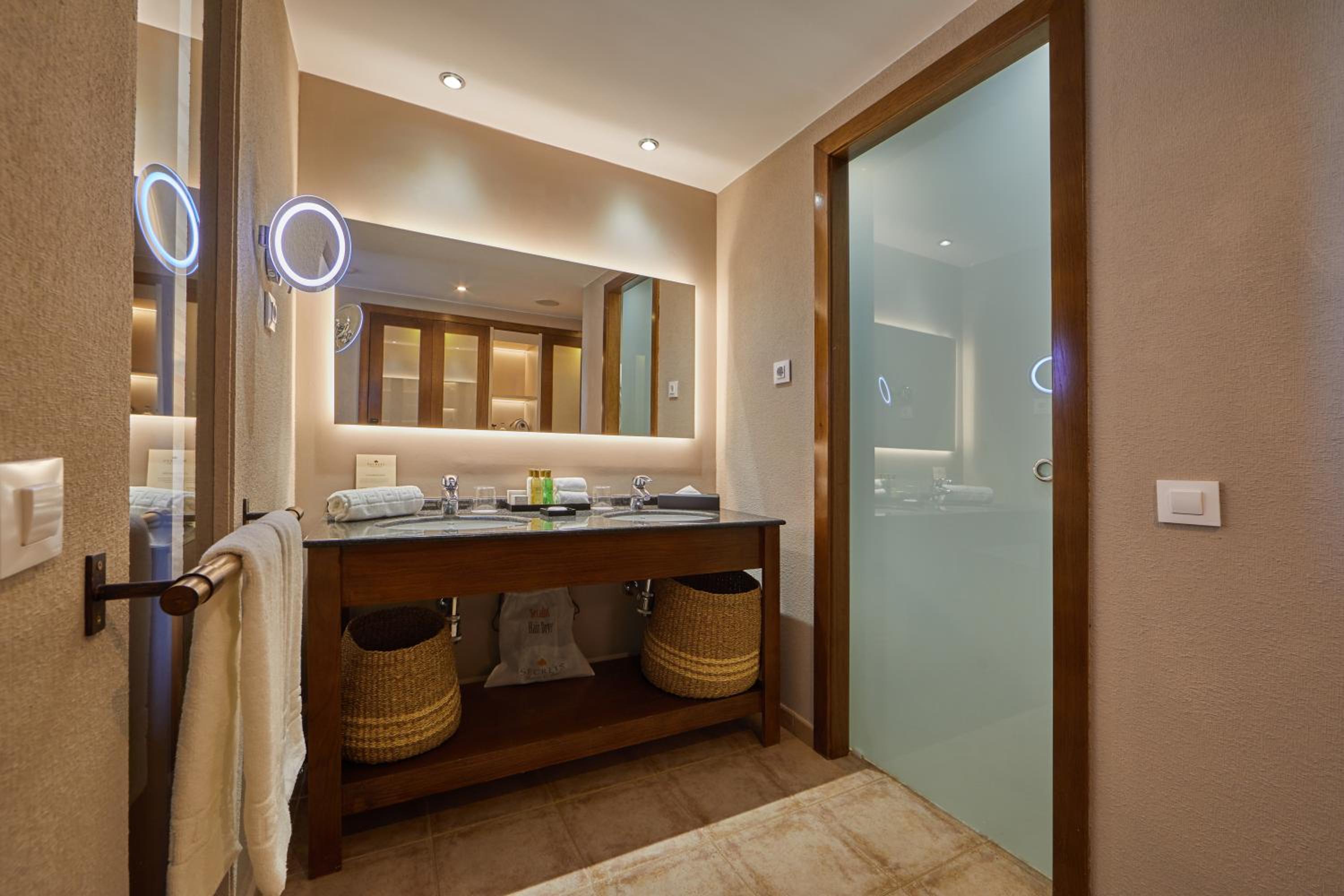 Deluxe Ocean Front Preferred Club - Photo 7
