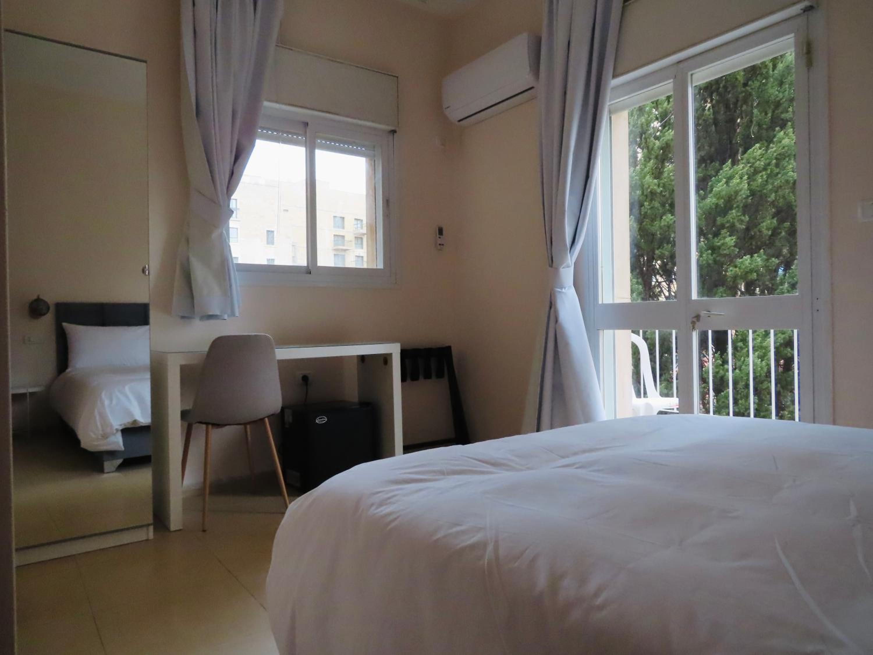 Double Room - Photo 3