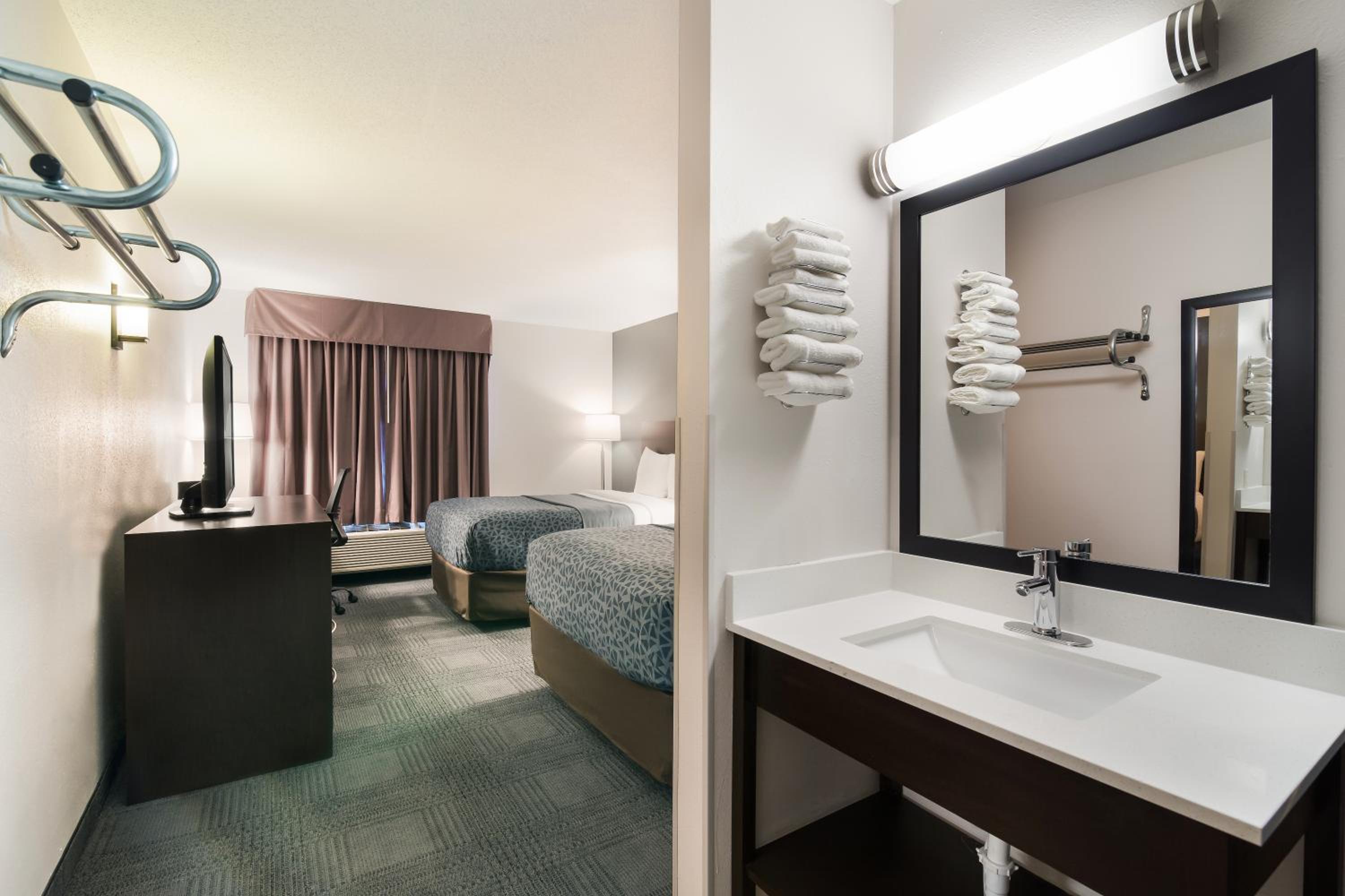 Standard Double Room with Two Double Beds - Non Smoking - Photo 3