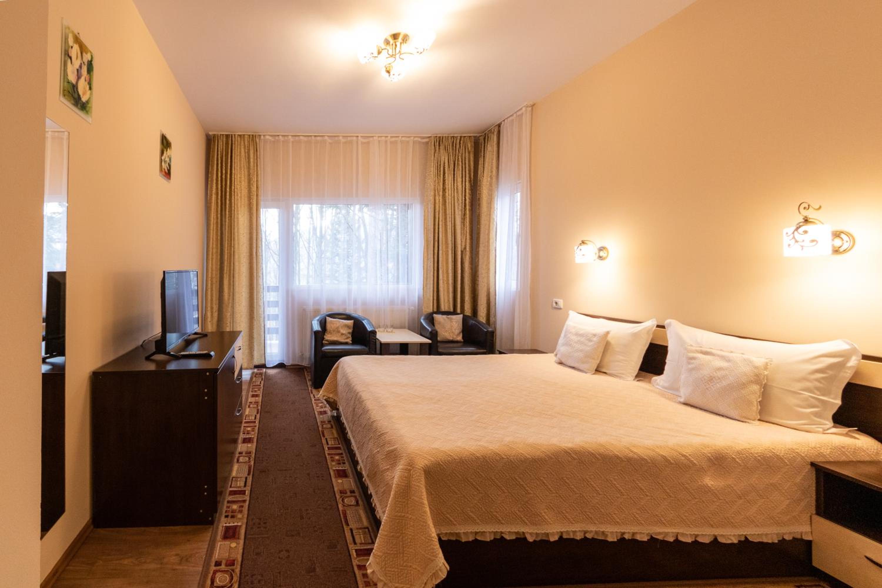 Double Room with Mountain View - Photo 2