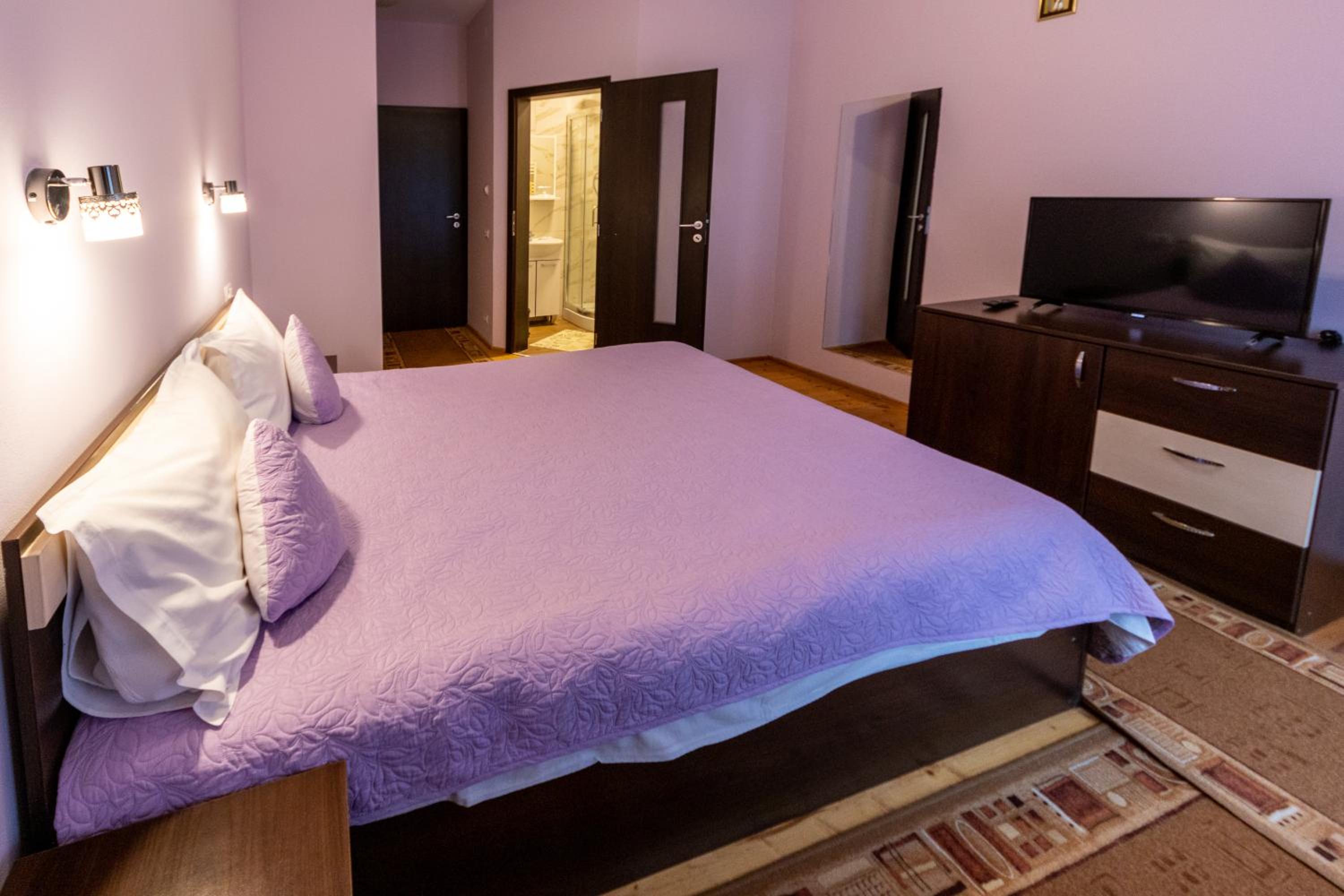 Double Room - Photo 1