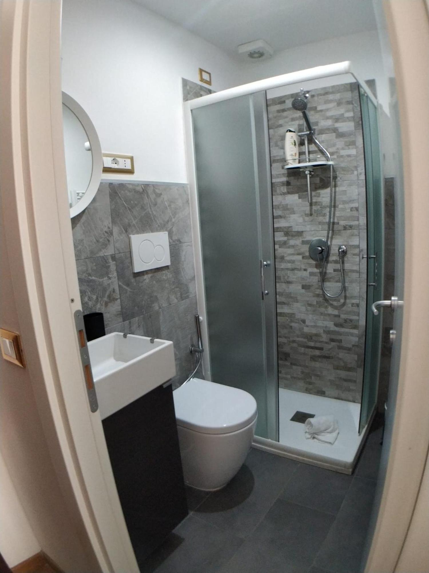 Small Double Room with Private Bathroom photo 2