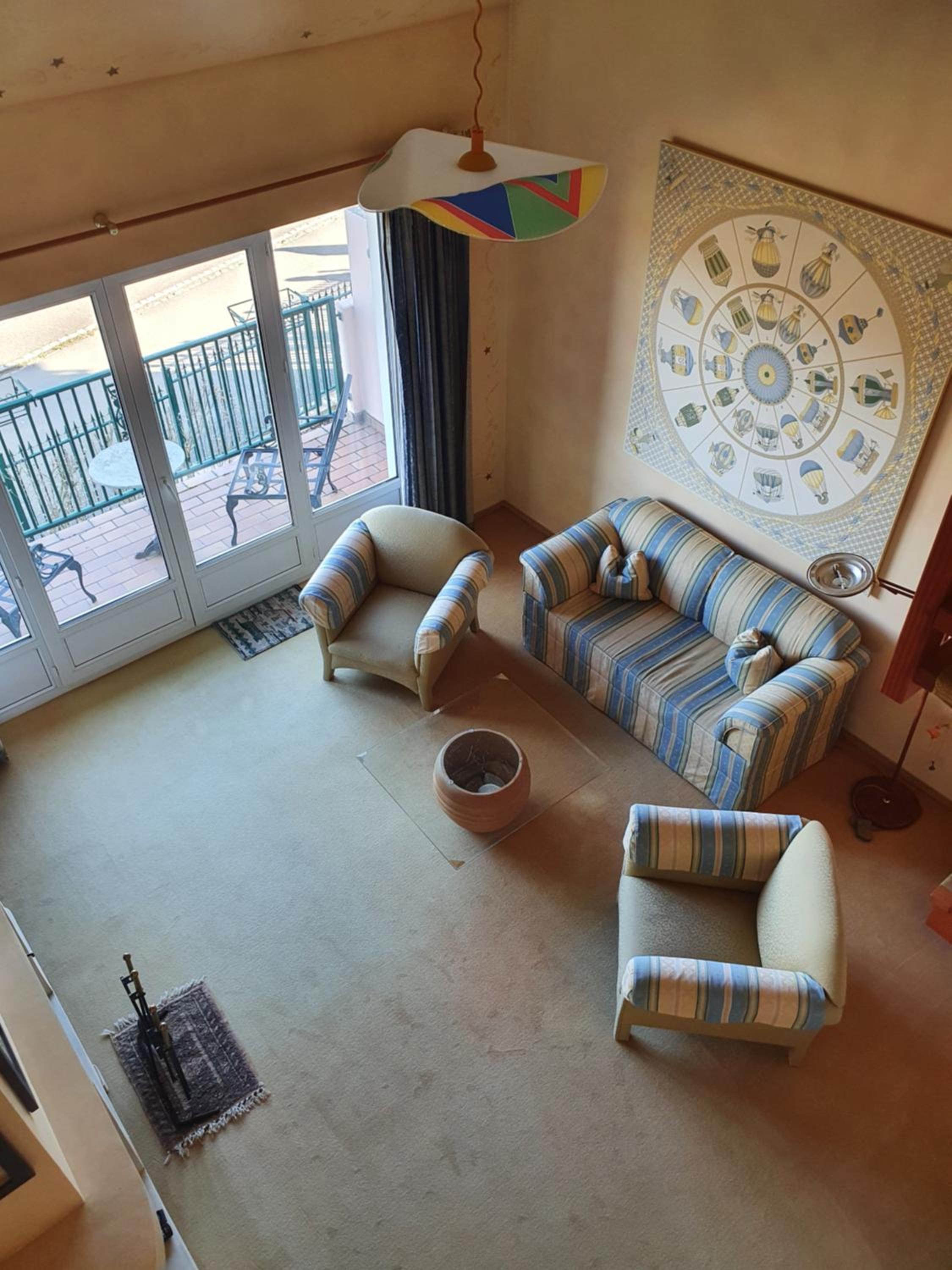 Apartment - Split Level photo 2