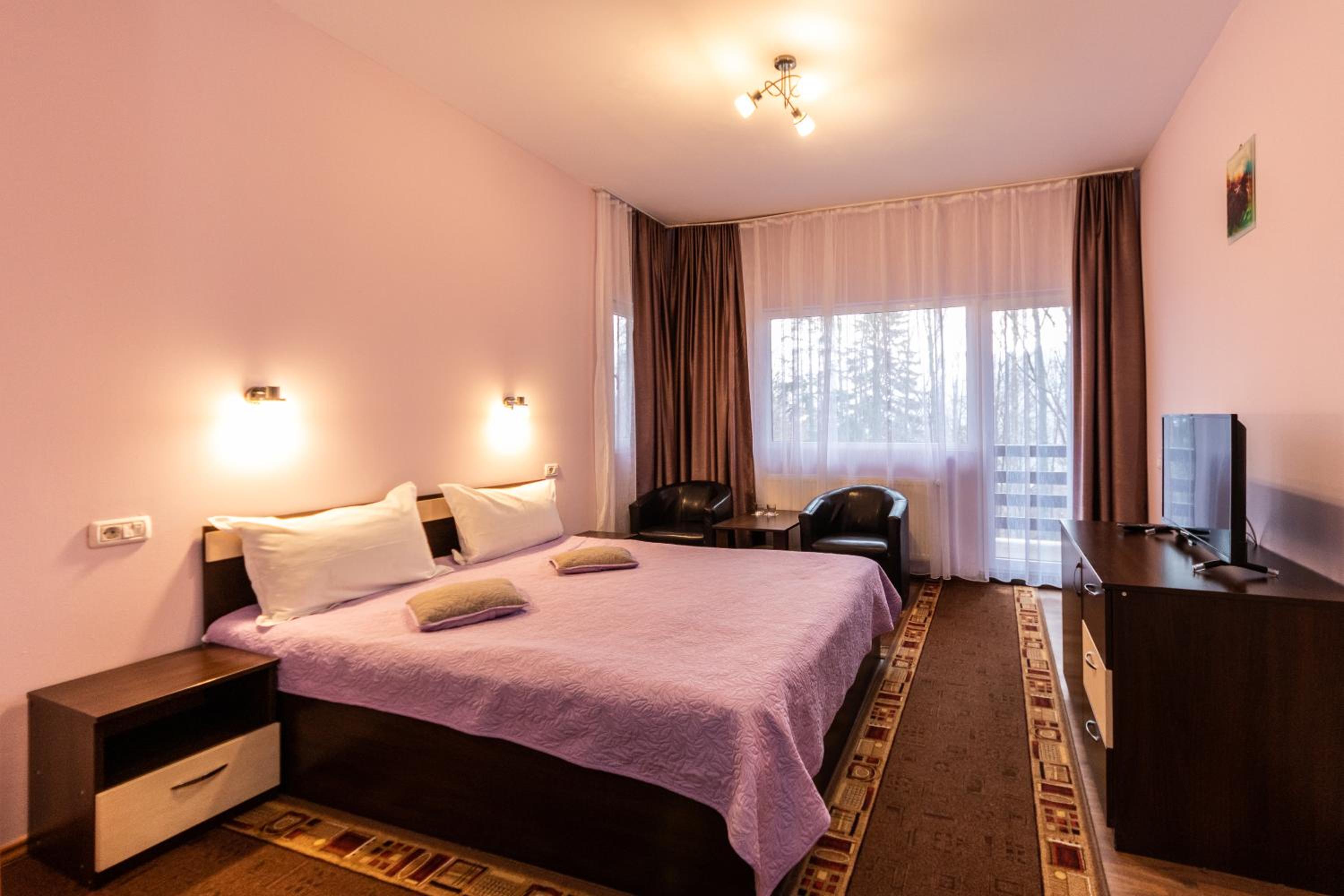 Double Room with Mountain View - Photo 17