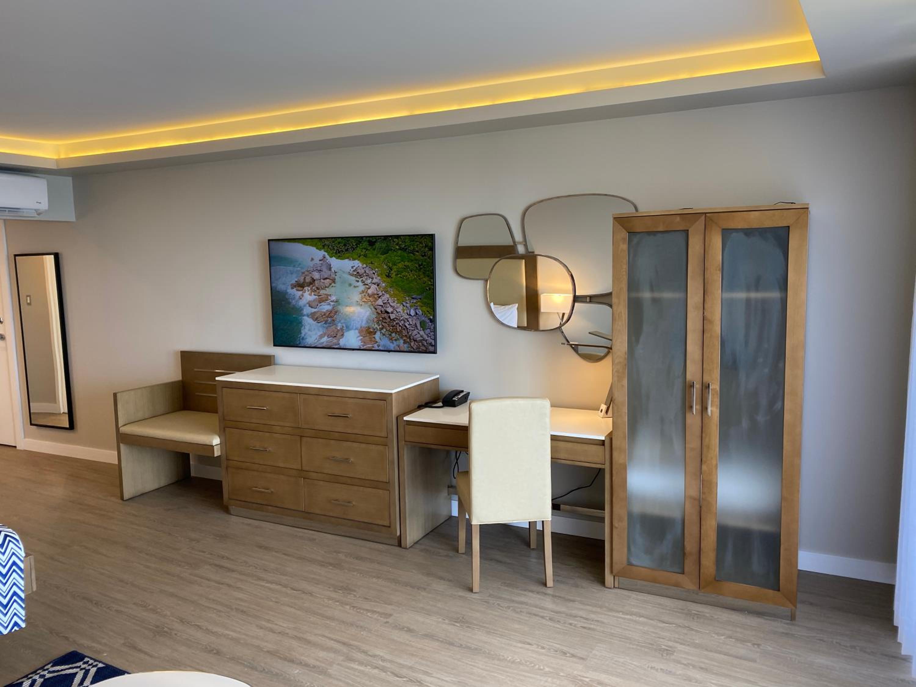 Beachfront King  photo 2