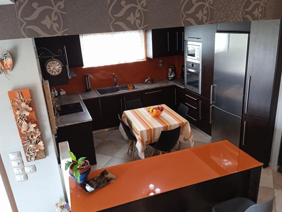 Three-Bedroom House photo 2