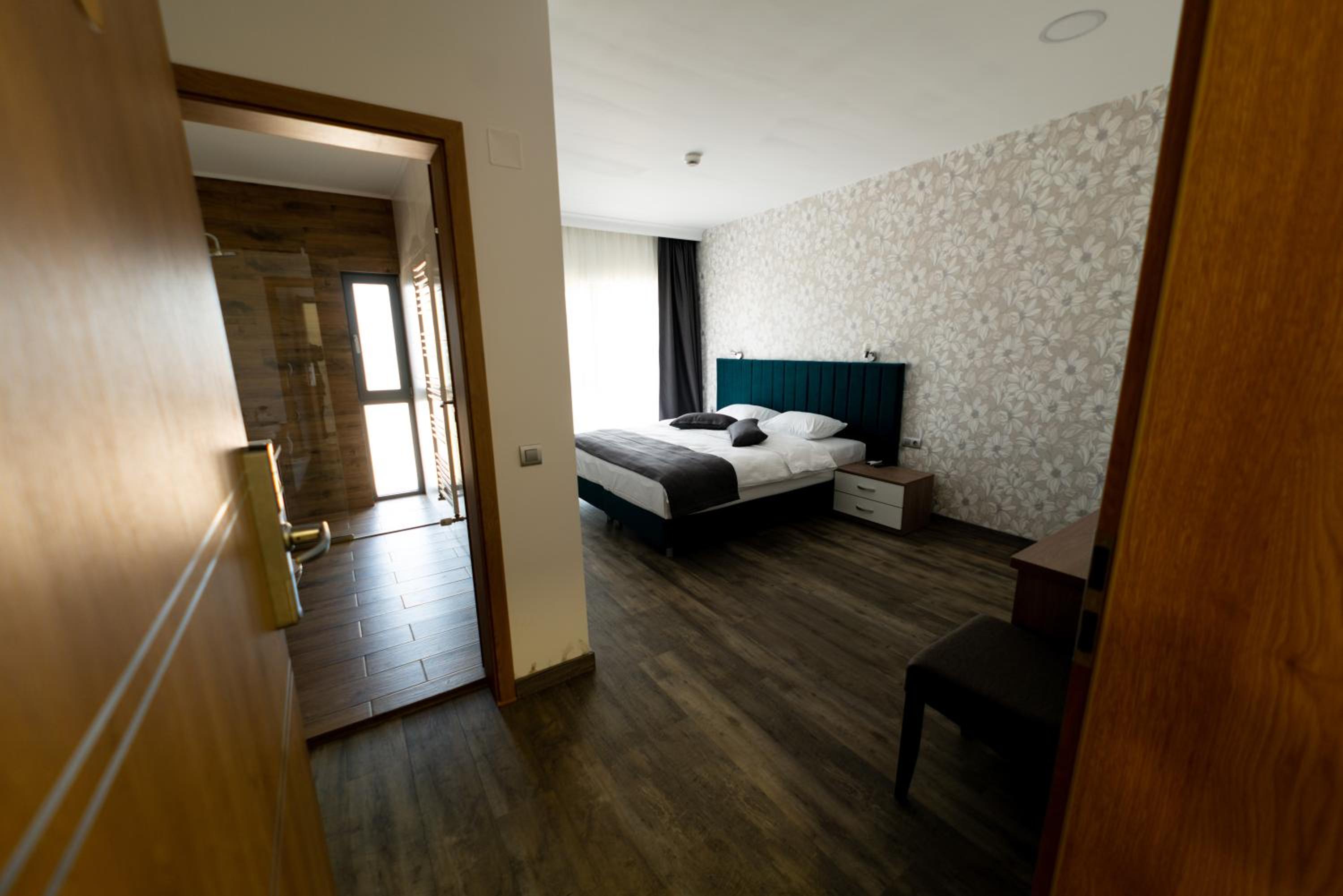Double or Twin Room - Photo 6