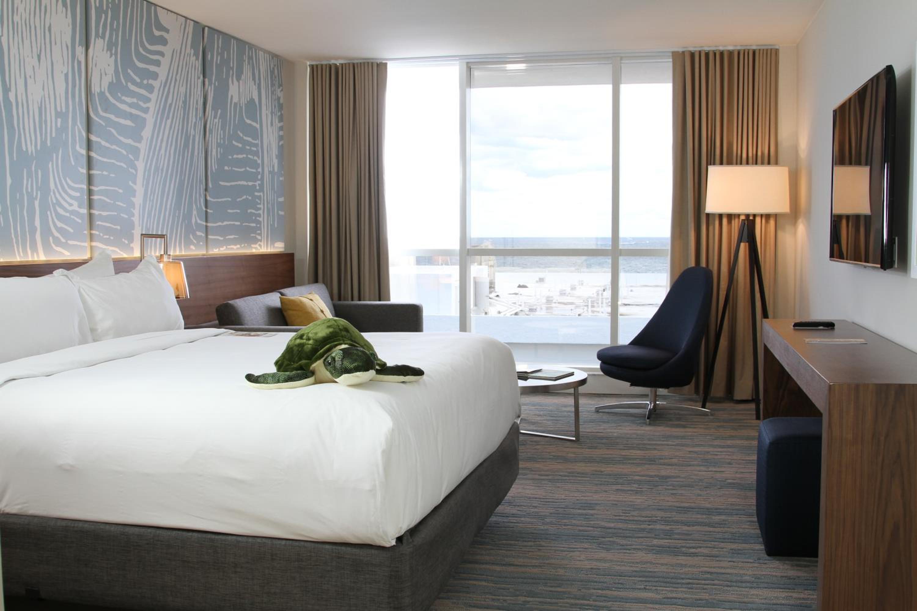 Ocean View Junior Suite with King bed and Queen Sofa Bed - Photo 6