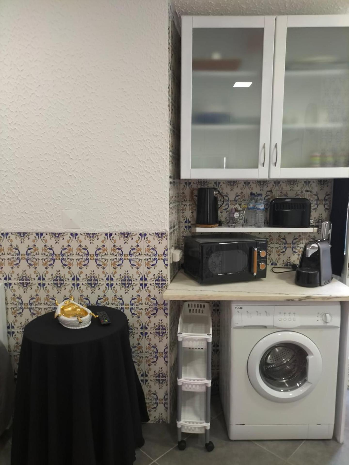 One-Bedroom House - Photo 2