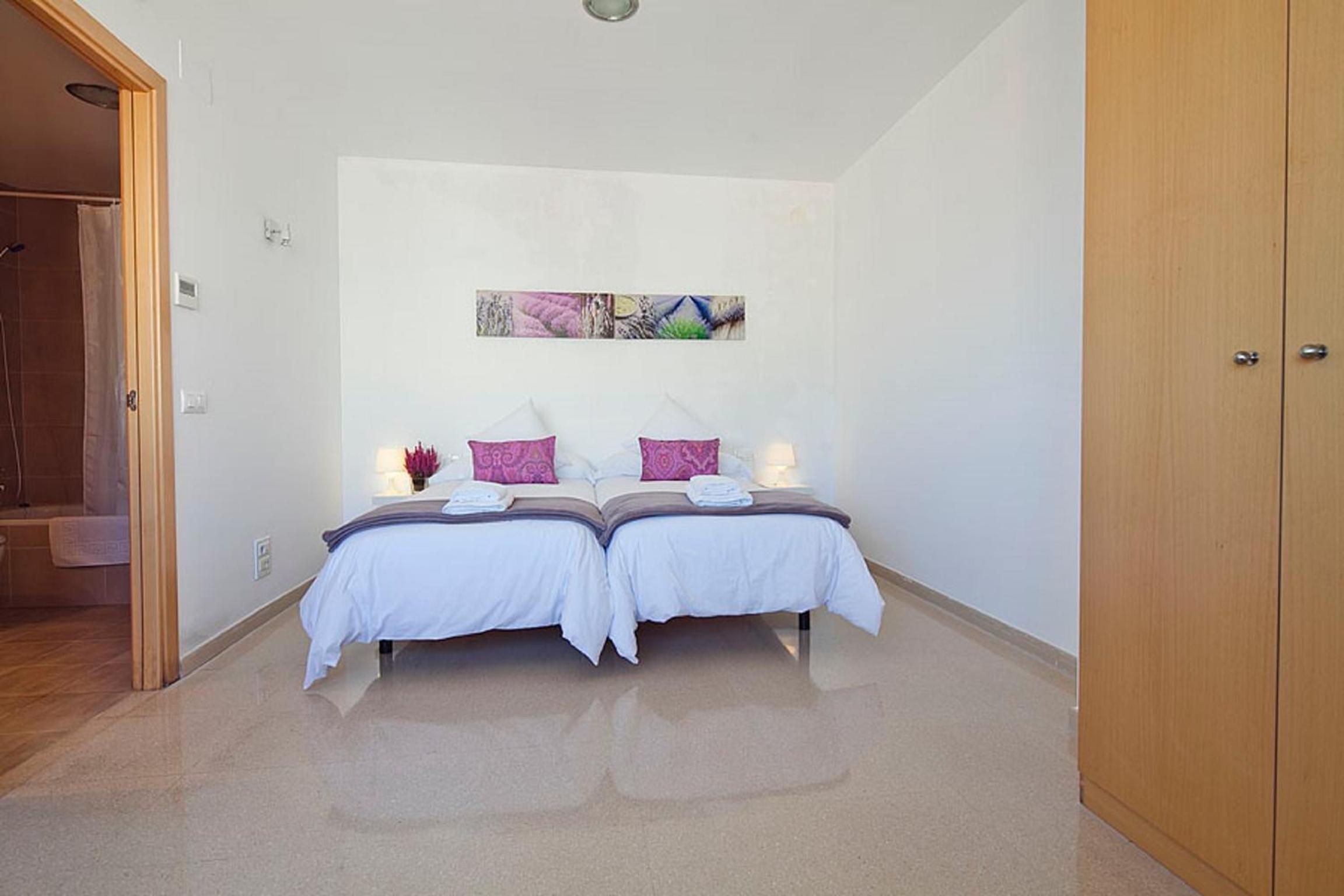 One-Bedroom Apartment - Attic photo 2