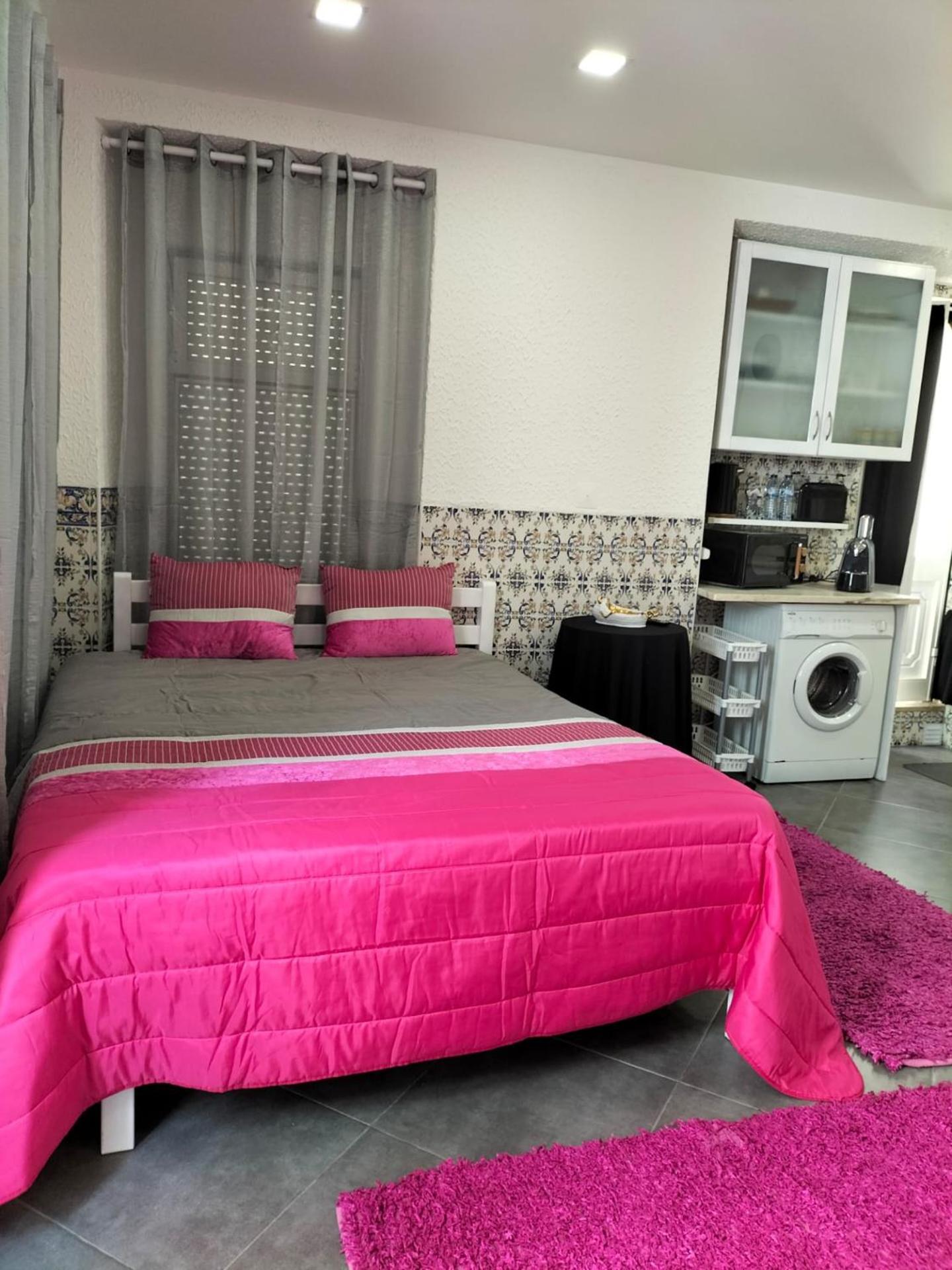 One-Bedroom House - Photo 7