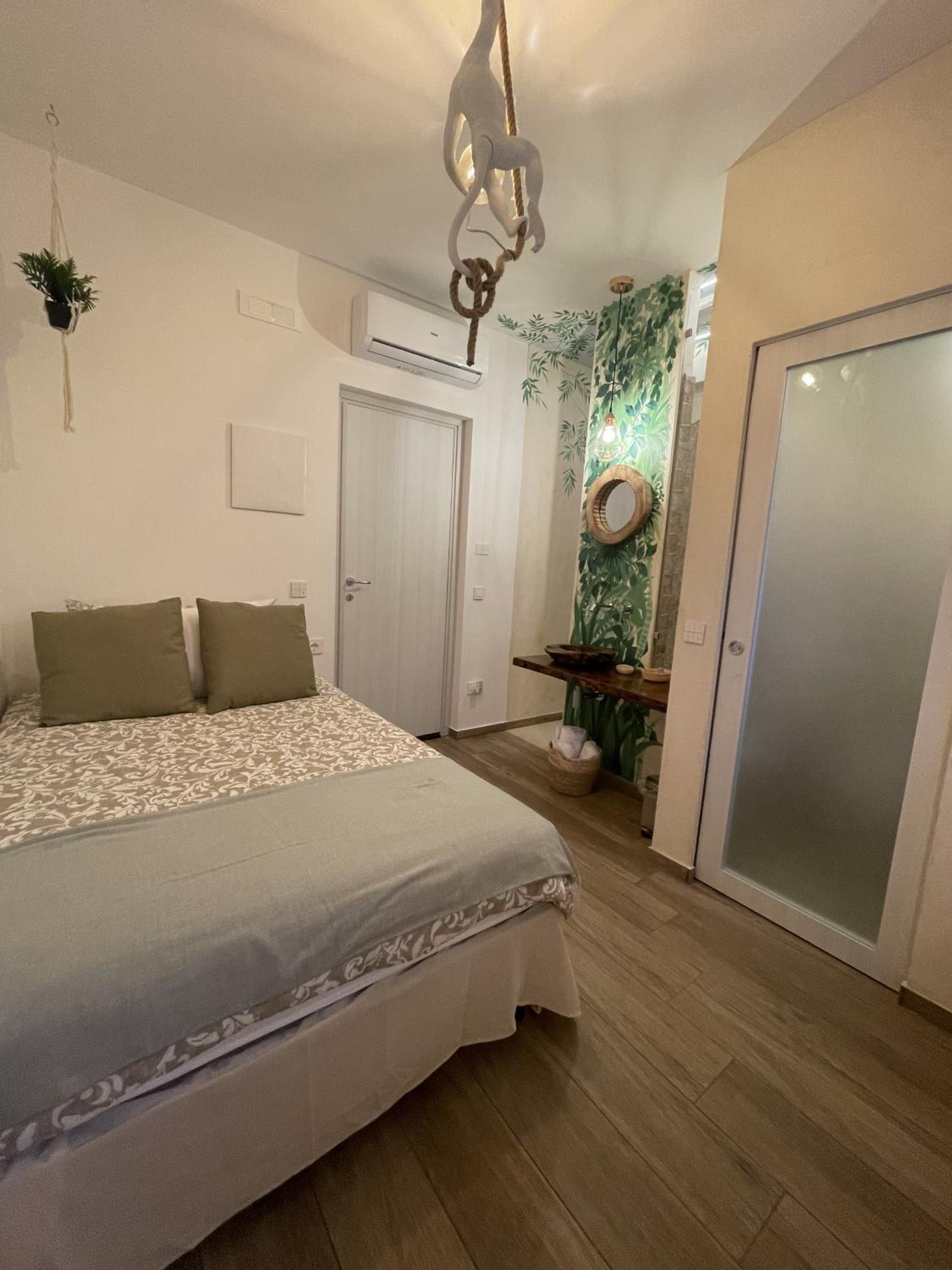 Large Single Room