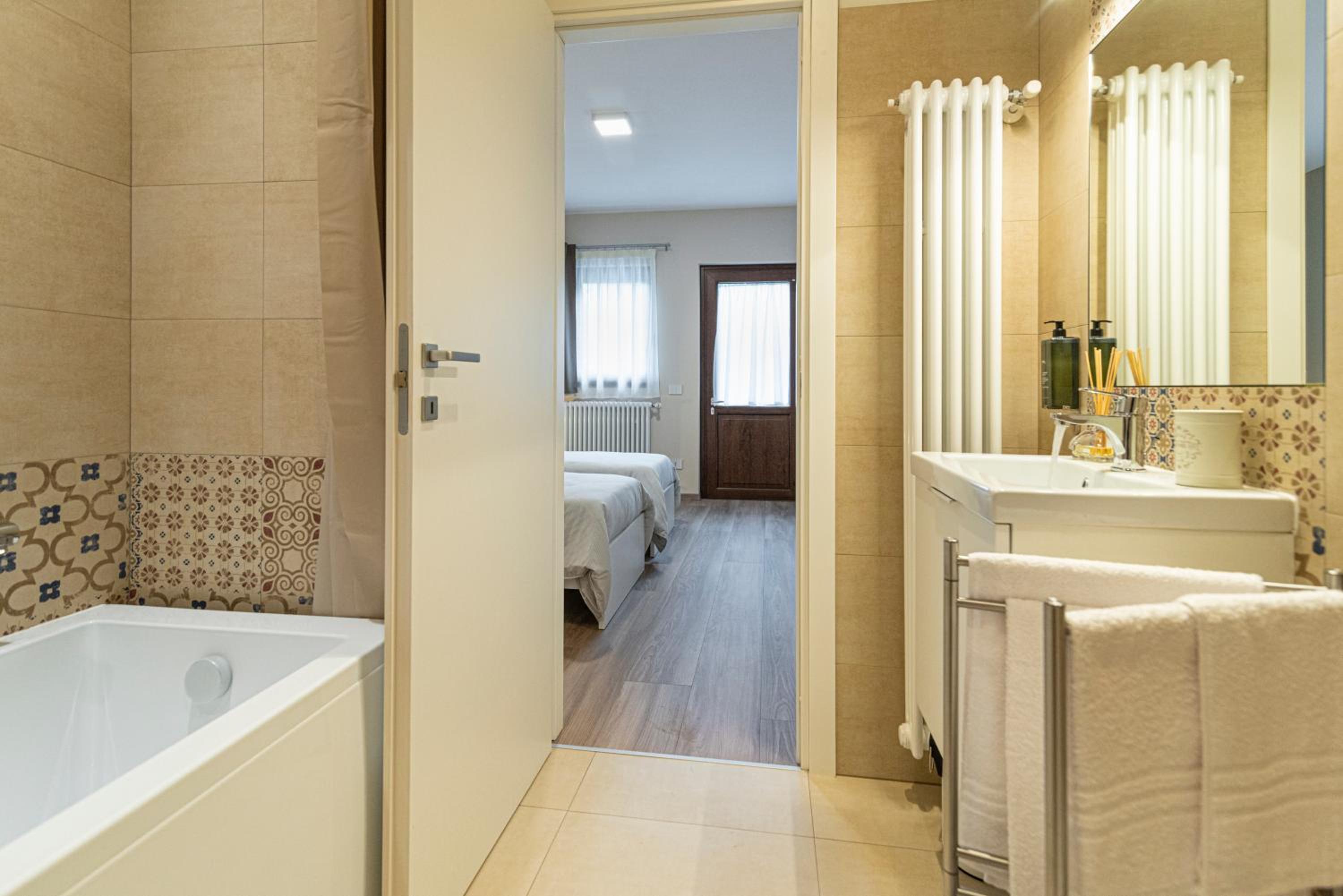 Double or Twin Room with Bathroom photo 2