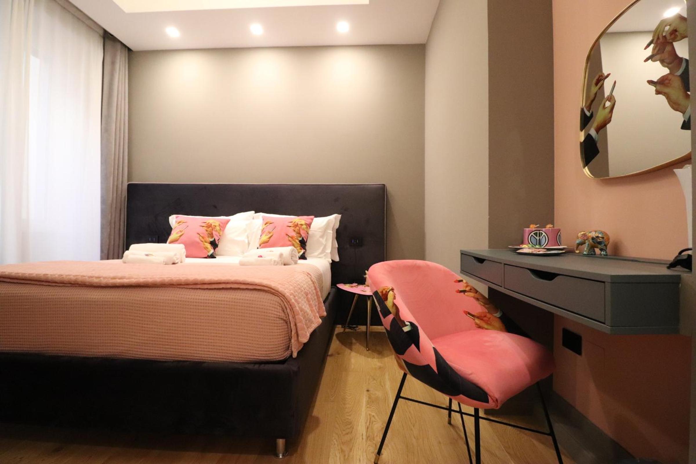 Standard Double Room - Photo 15