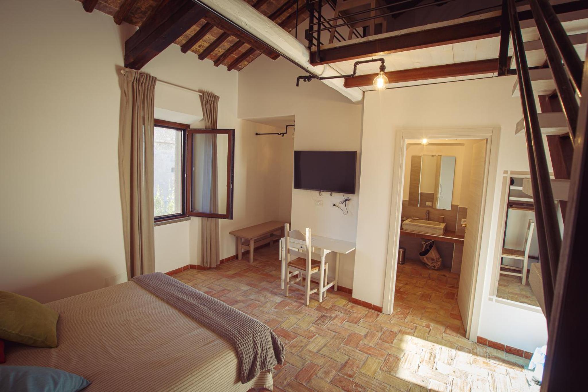Triple Room with Private Bathroom photo 1