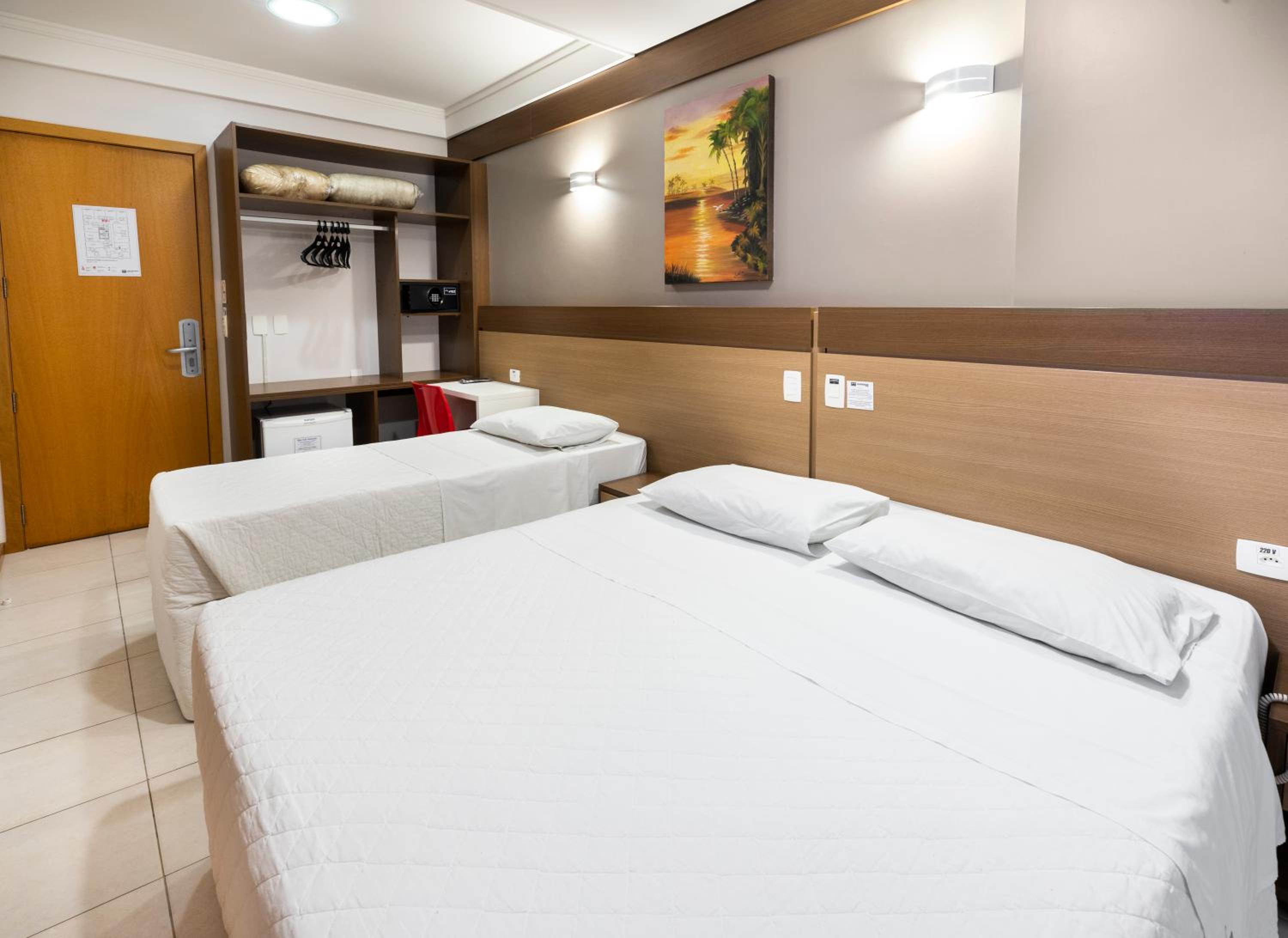 Centromar Hotel — Triple Room