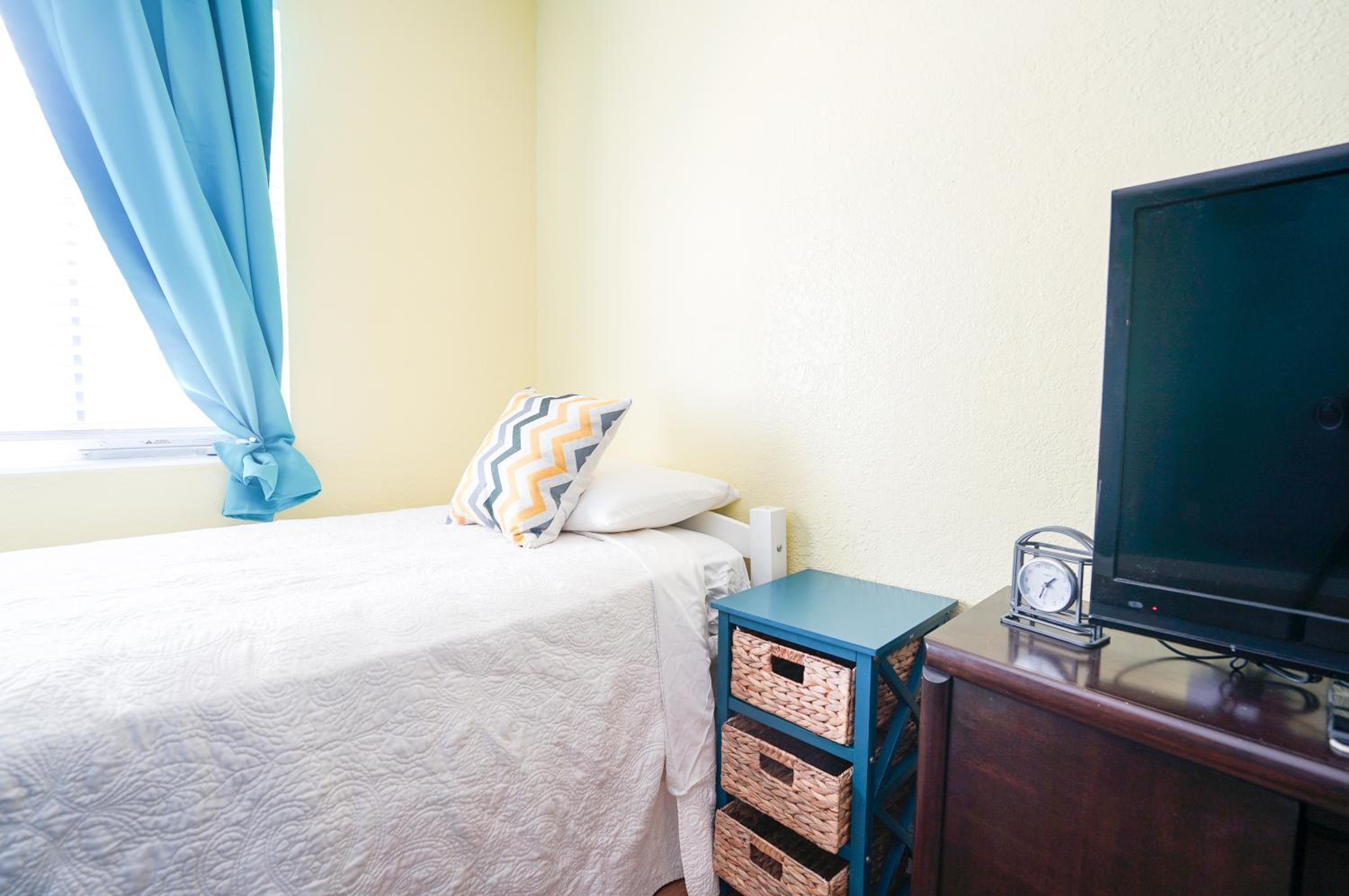 One-Bedroom Apartment - Photo 11