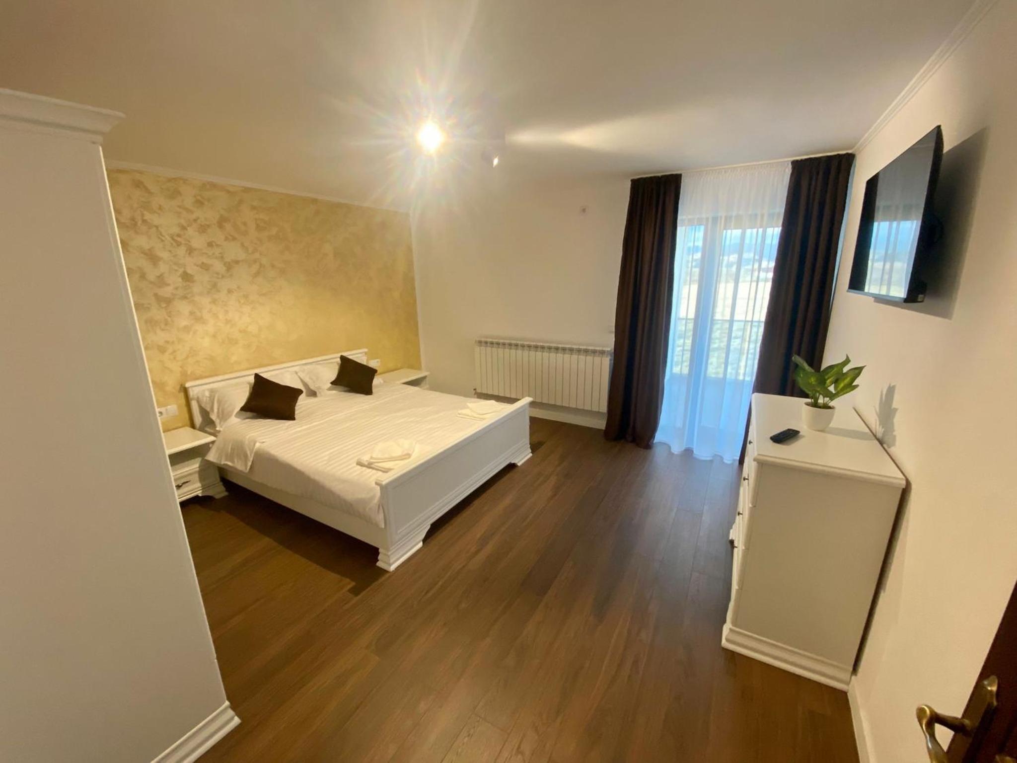 Two-Bedroom Apartment with Balcony photo 2