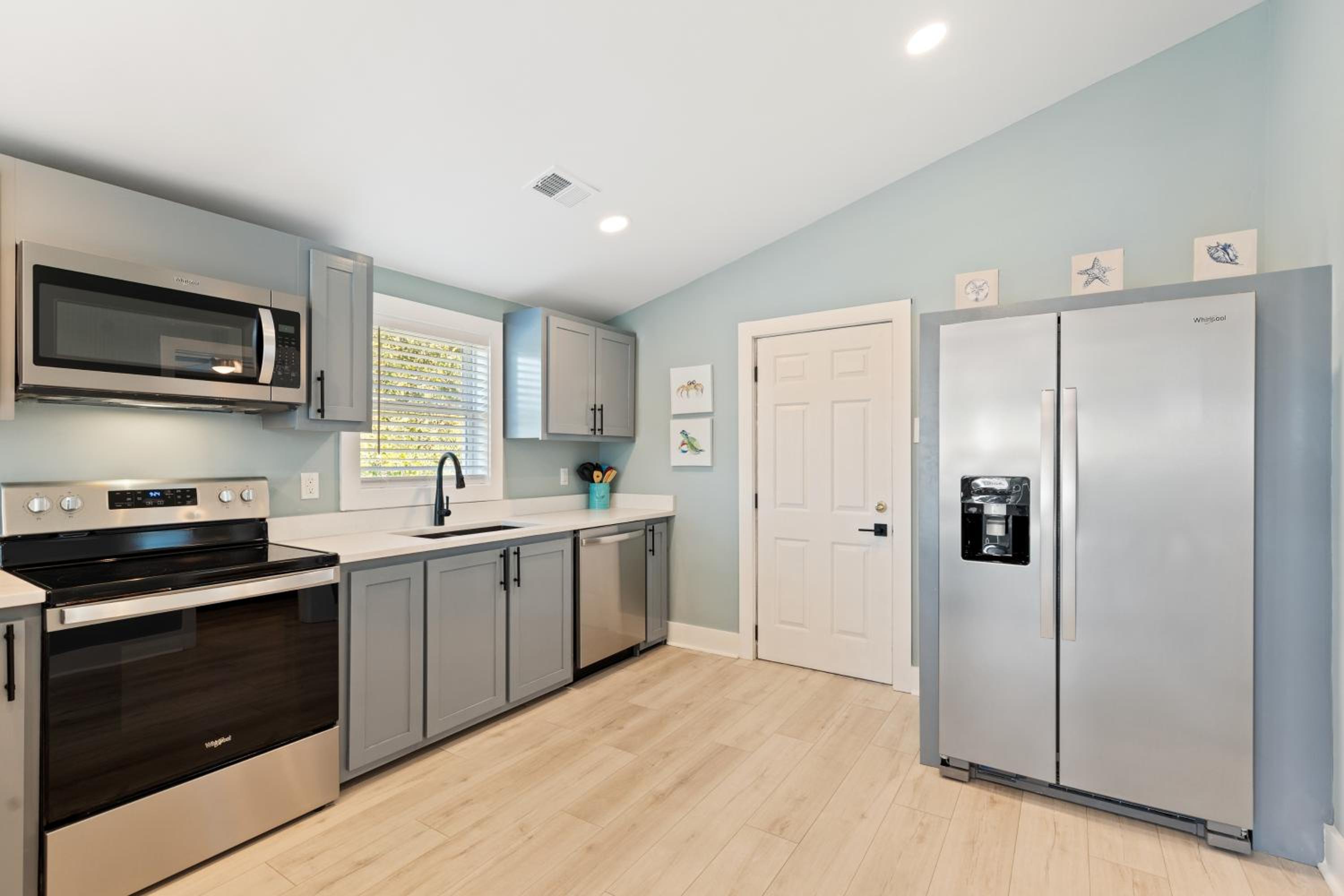 Three-Bedroom House photo 2