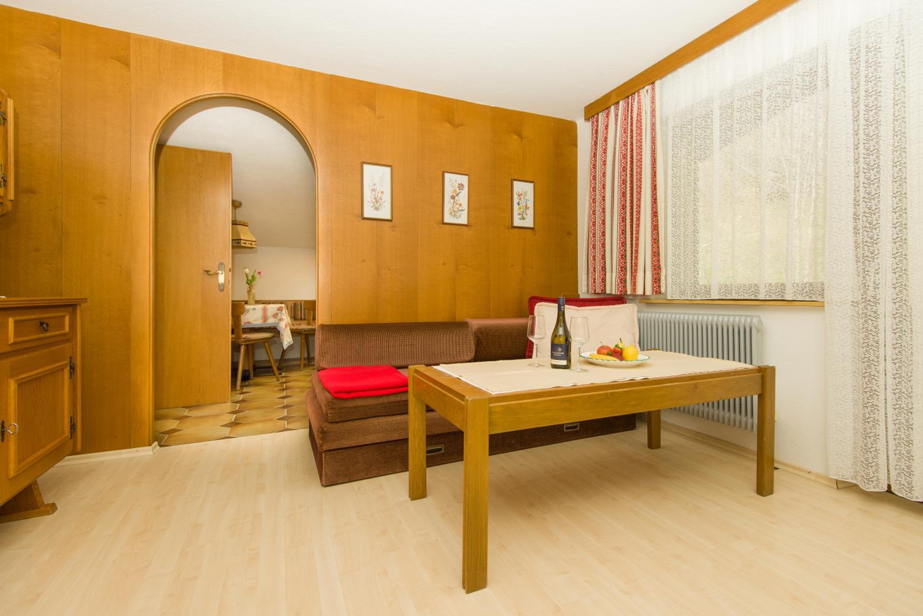 One-Bedroom Apartment photo 1