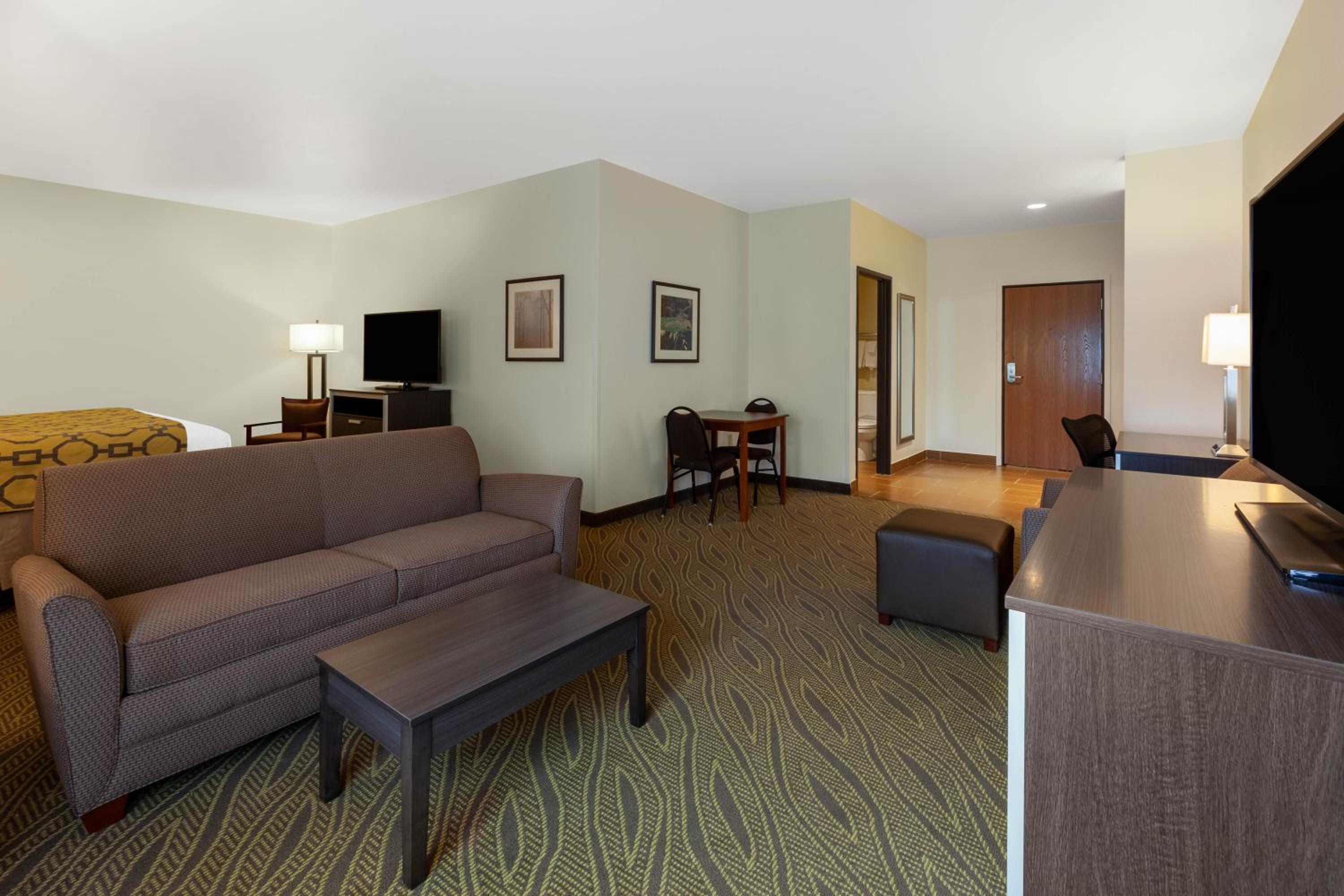Premier King Studio Suite - Non-Smoking photo 2