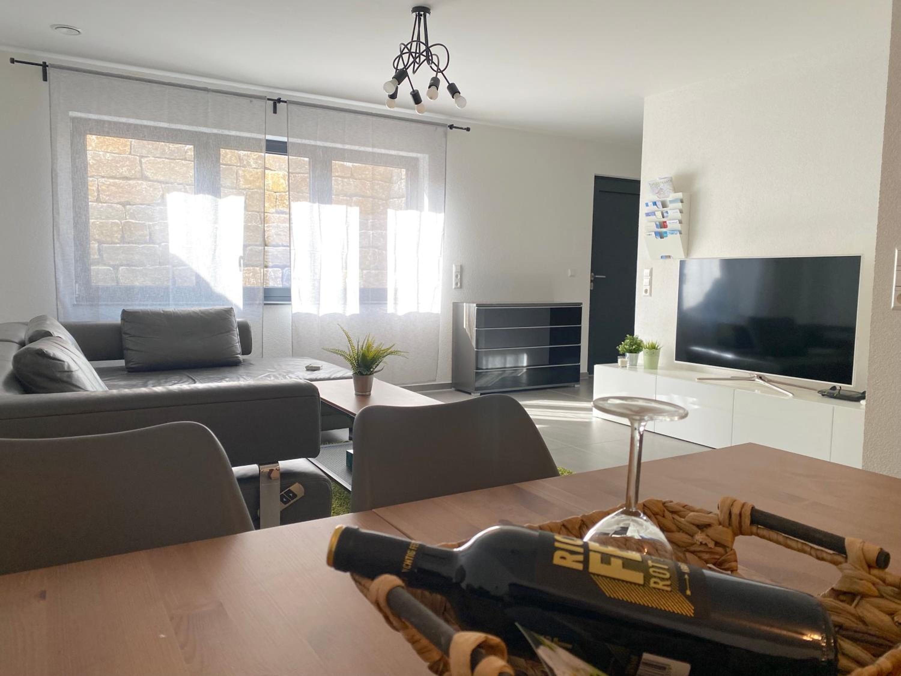 One-Bedroom Apartment - Photo 1