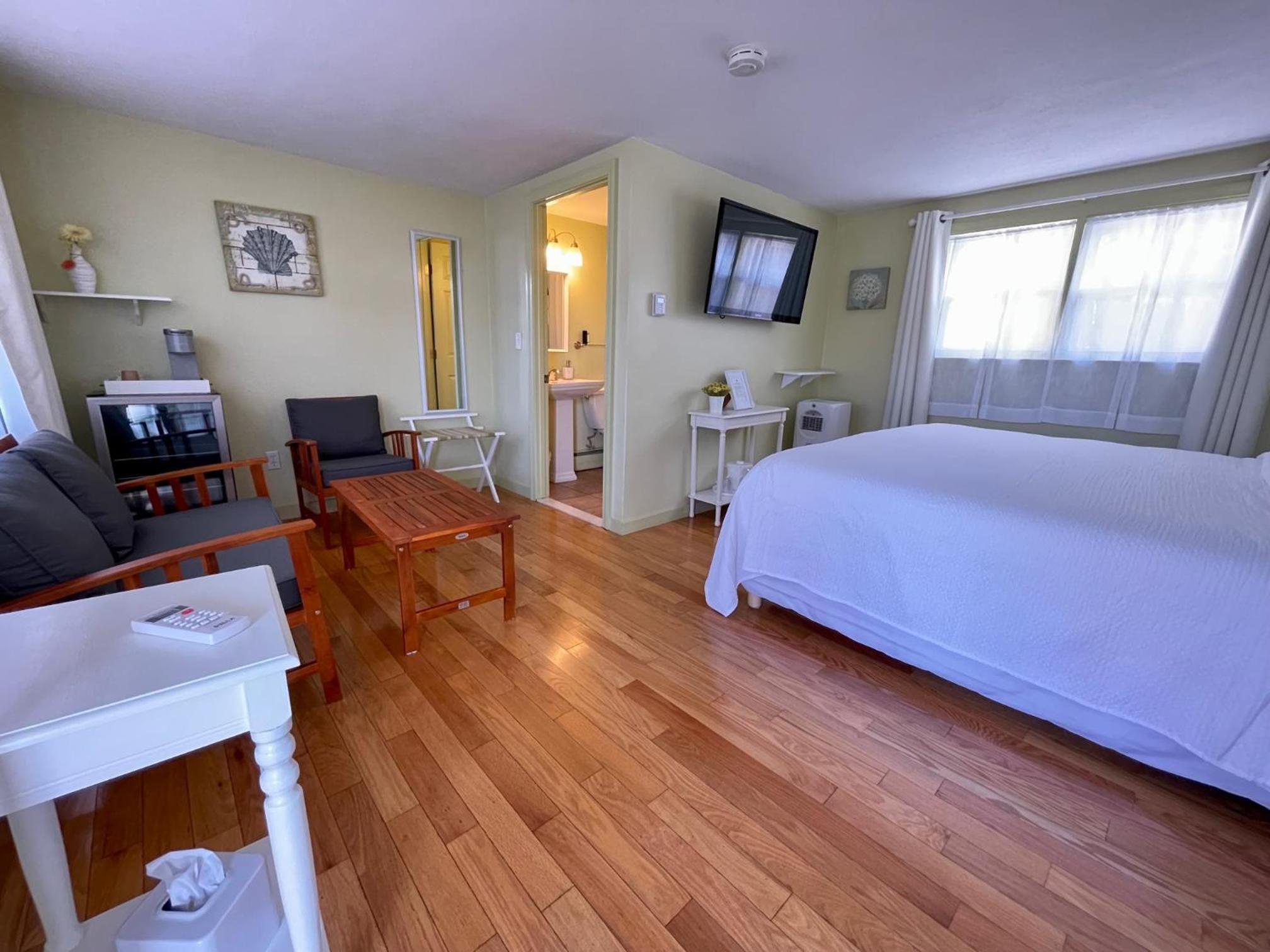 Deluxe King Room photo 1